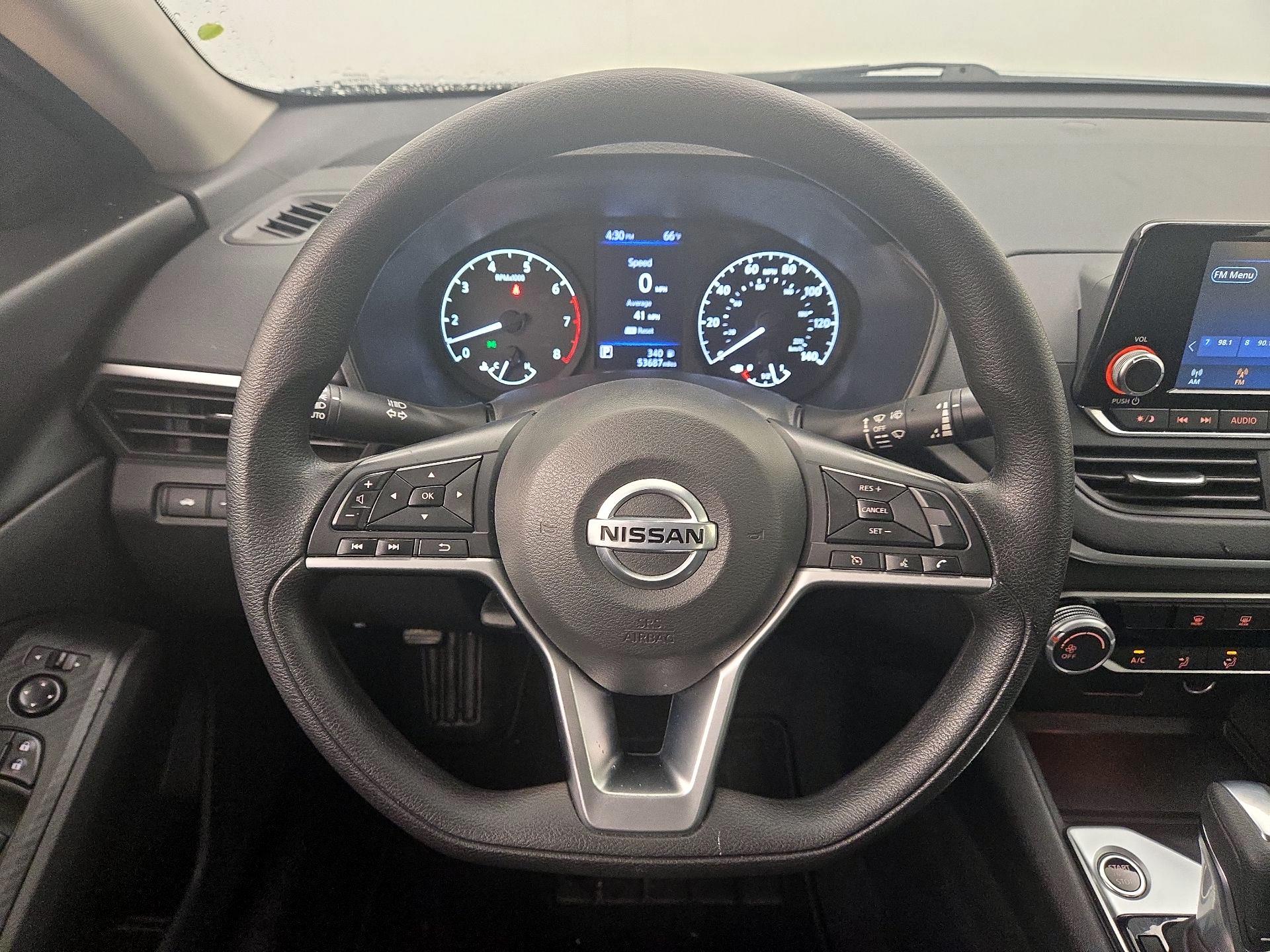 Thumbnail: 2022 Nissan Altima - 10