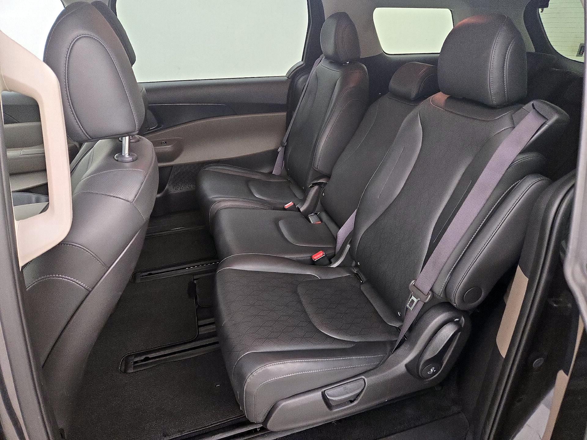 Thumbnail: 2025 Kia Carnival - 20