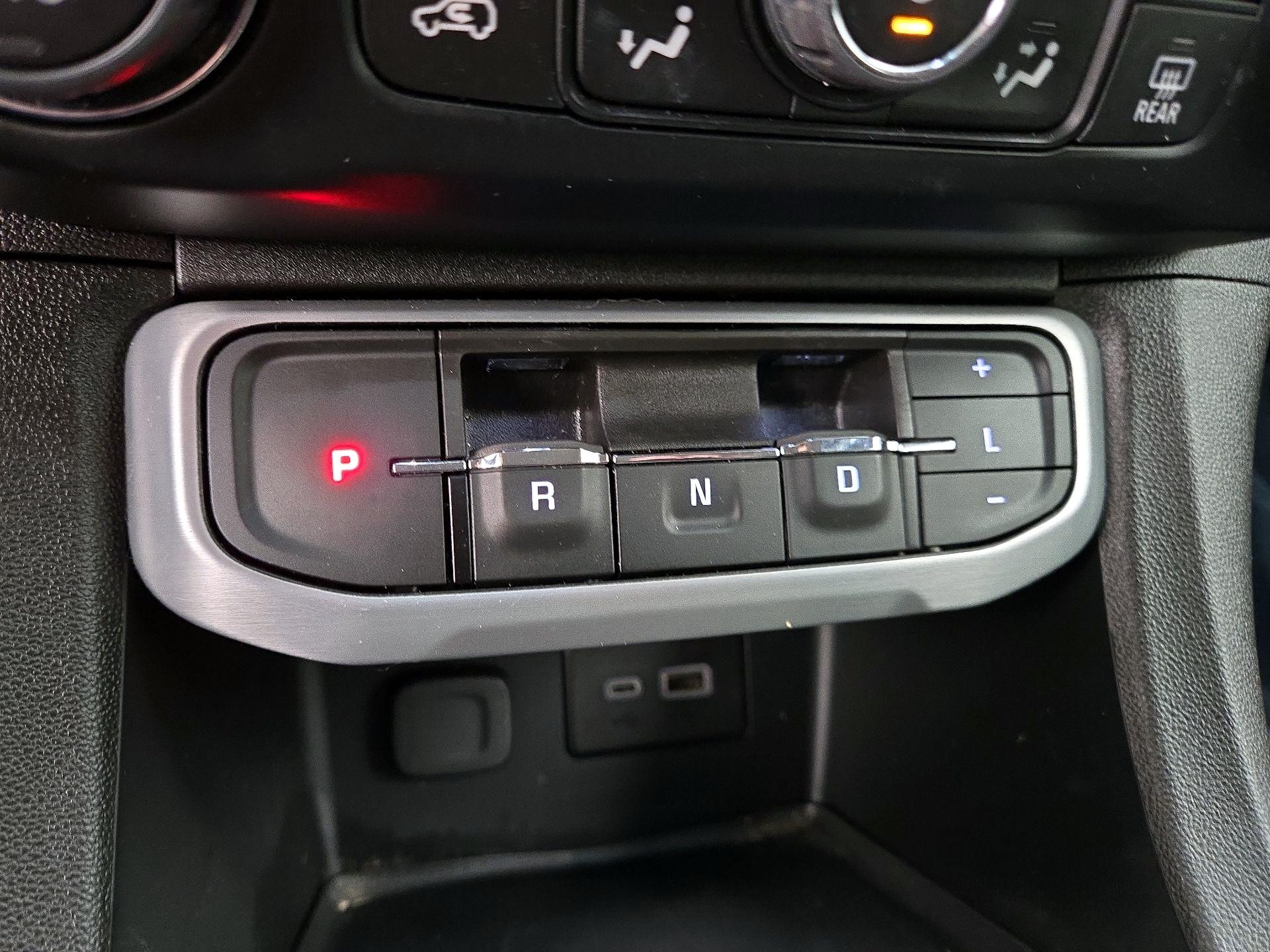 Thumbnail: 2023 GMC Acadia - 17