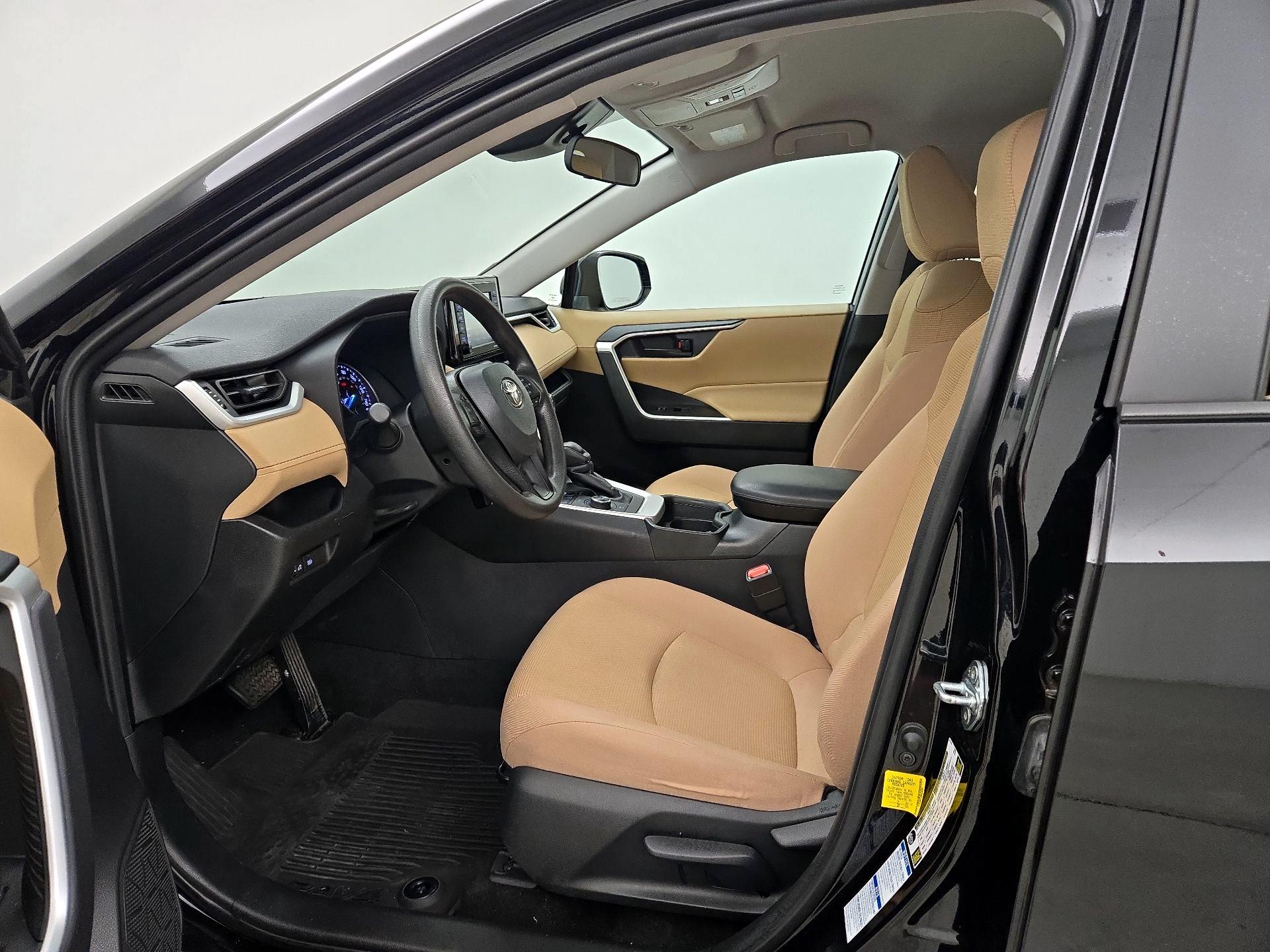 Thumbnail: 2021 Toyota RAV4 - 11