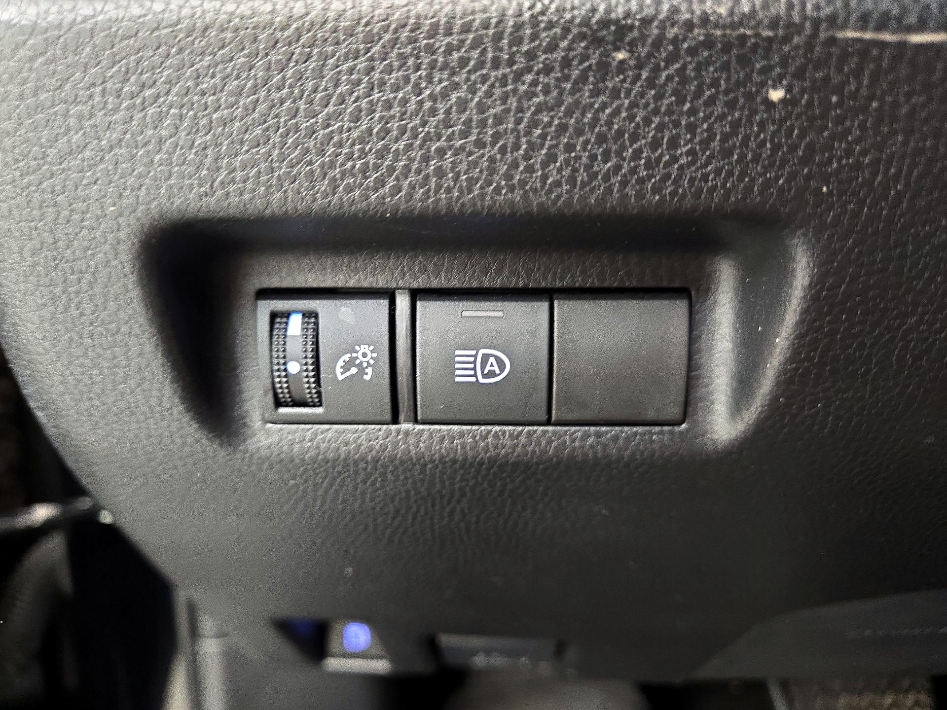 Thumbnail: 2021 Toyota RAV4 - 13