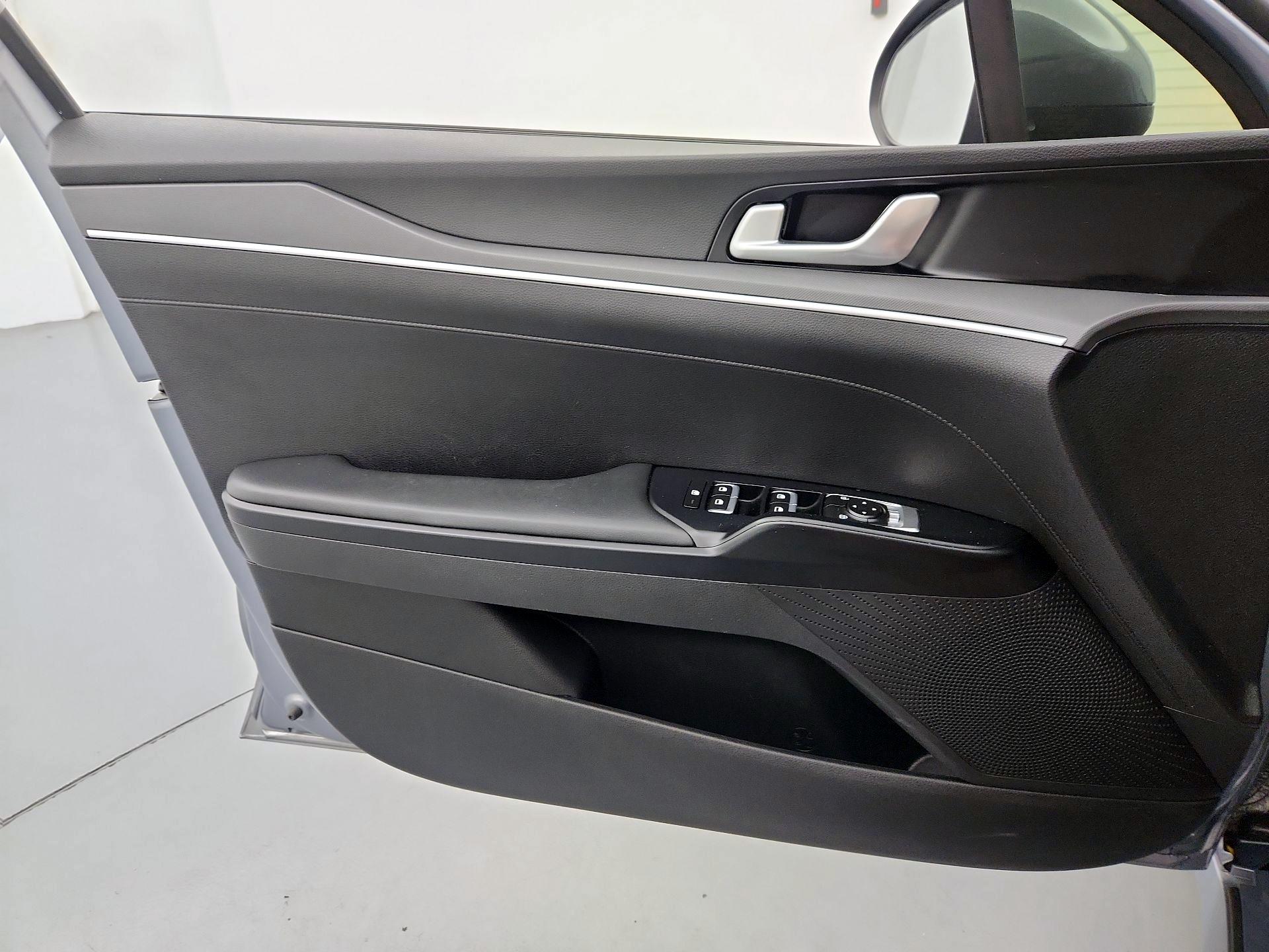 Thumbnail: 2021 Kia K5 - 12