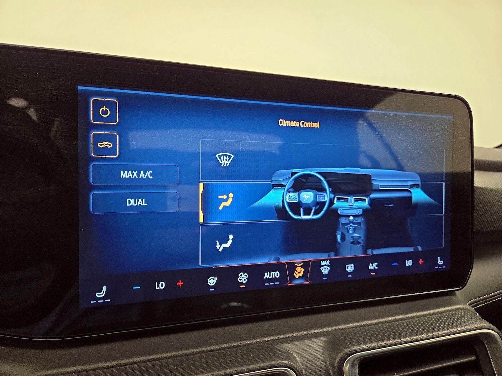 2025 Ford Mustang EcoBoost Premium - Photo 17