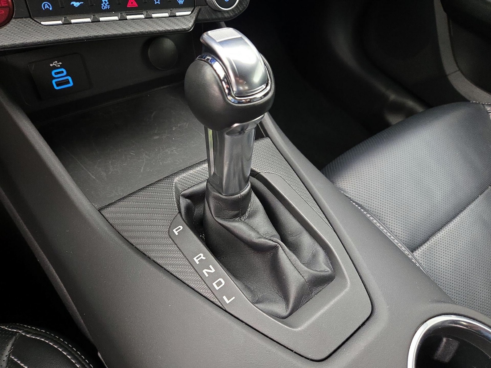 2025 Ford Mustang EcoBoost Premium - Photo 18
