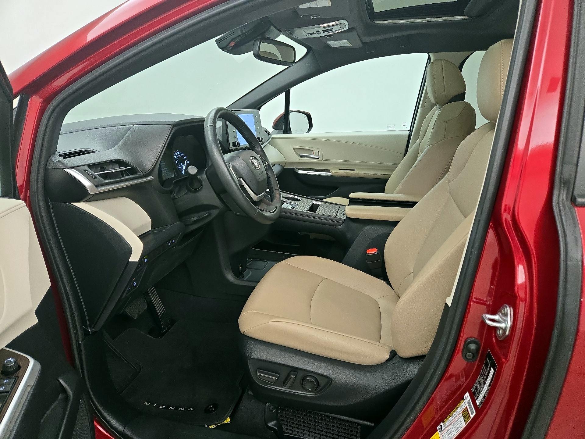 Thumbnail: 2023 Toyota Sienna - 11