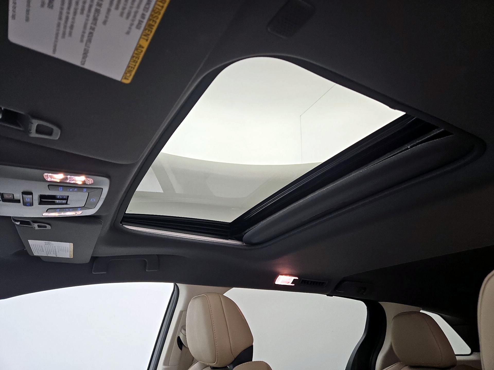 Thumbnail: 2023 Toyota Sienna - 19
