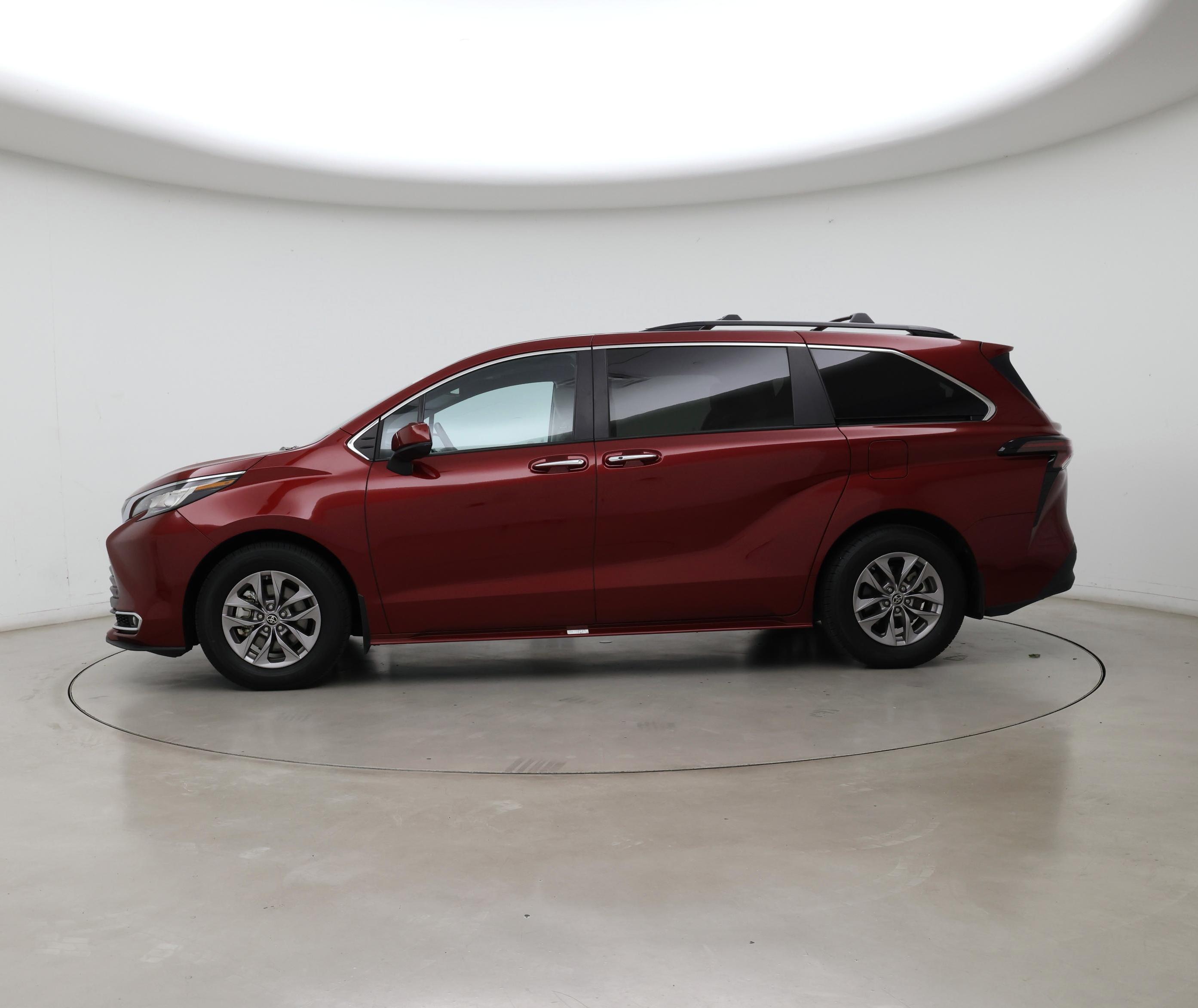Thumbnail: 2023 Toyota Sienna - 3