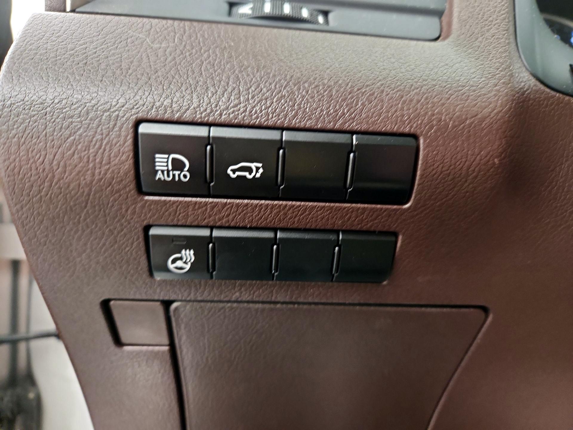 Thumbnail: 2020 Lexus RX - 13