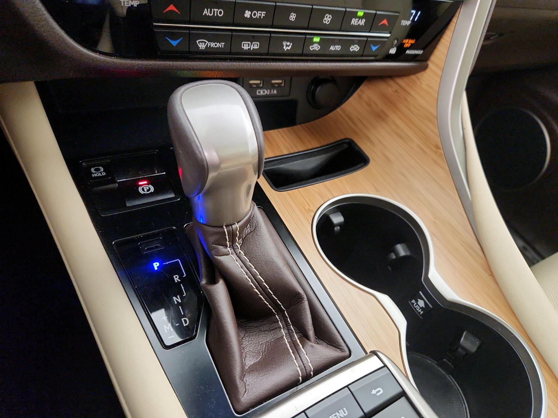 Thumbnail: 2020 Lexus RX - 17