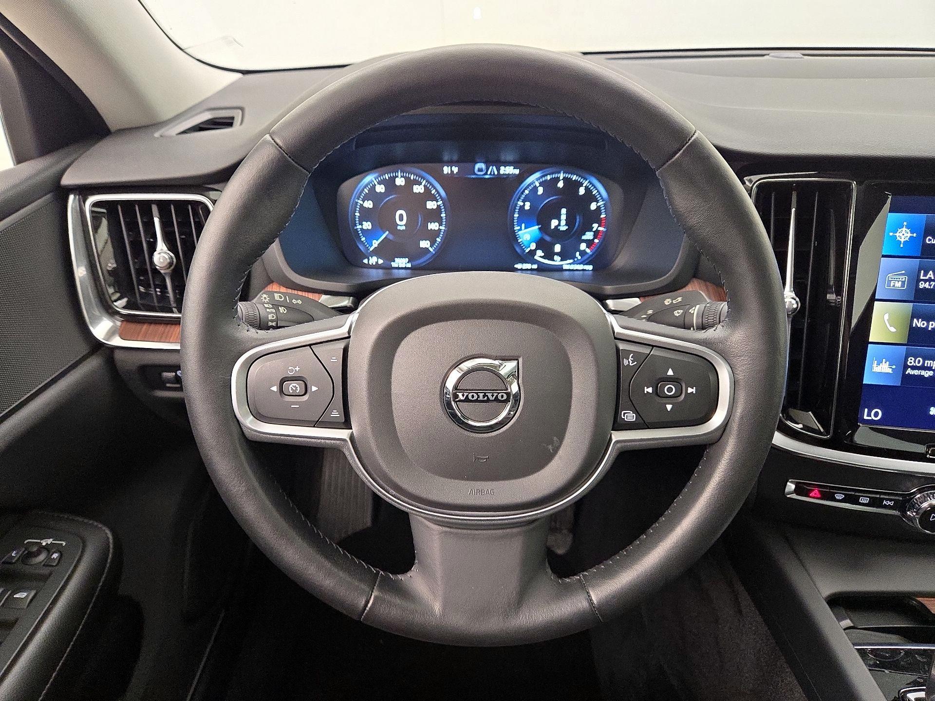Thumbnail: 2022 Volvo S60 - 10