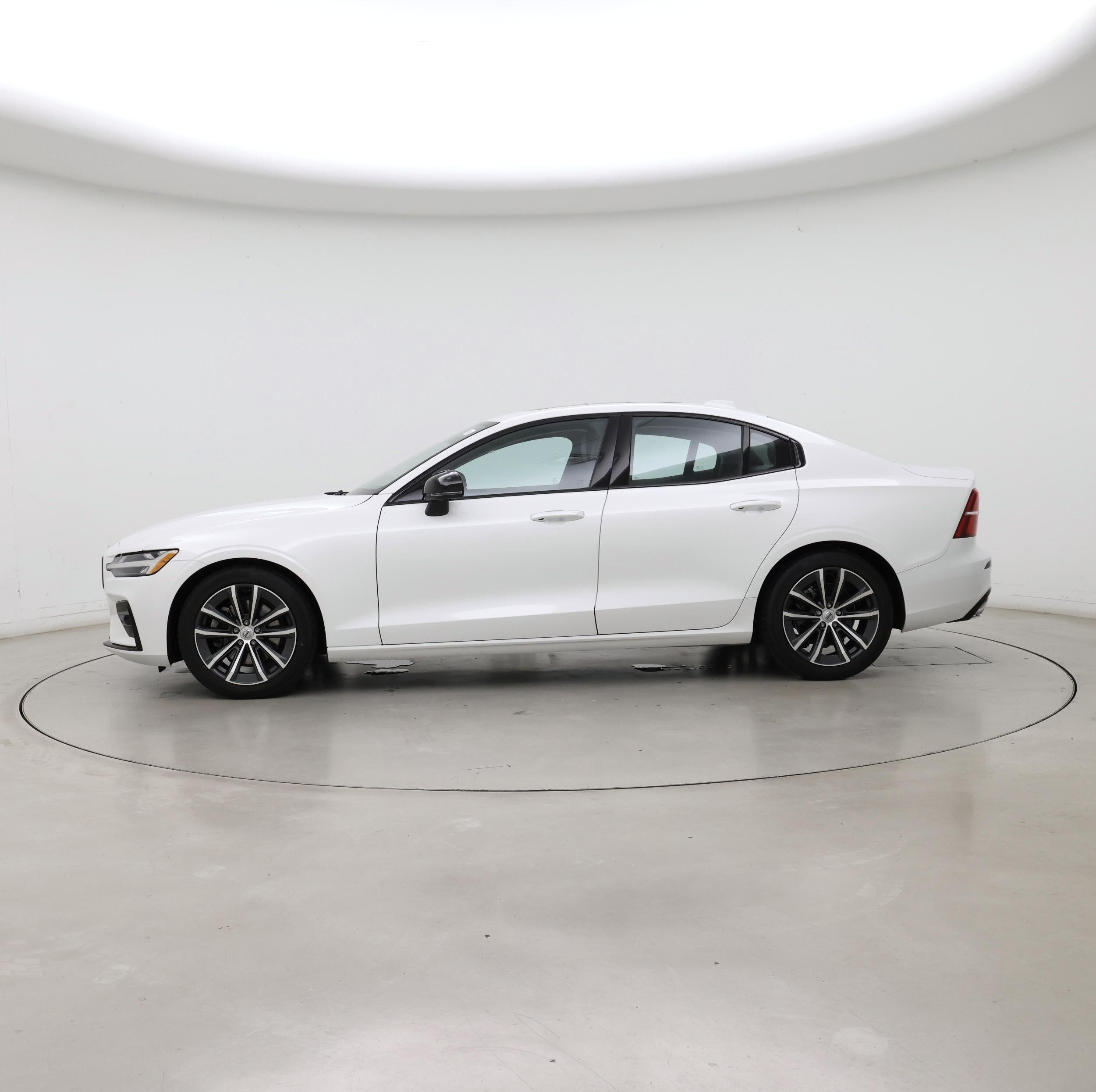 Thumbnail: 2022 Volvo S60 - 3