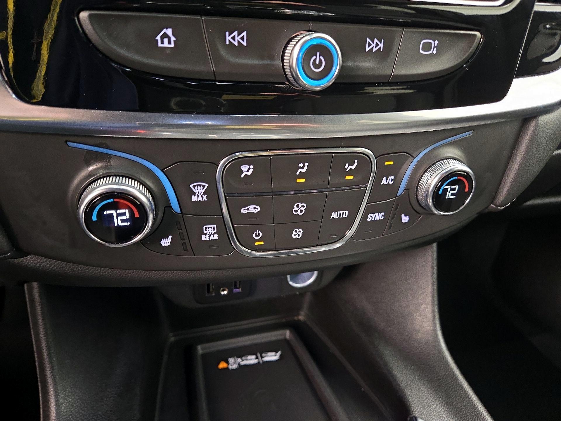 Thumbnail: 2023 Chevrolet Traverse - 16