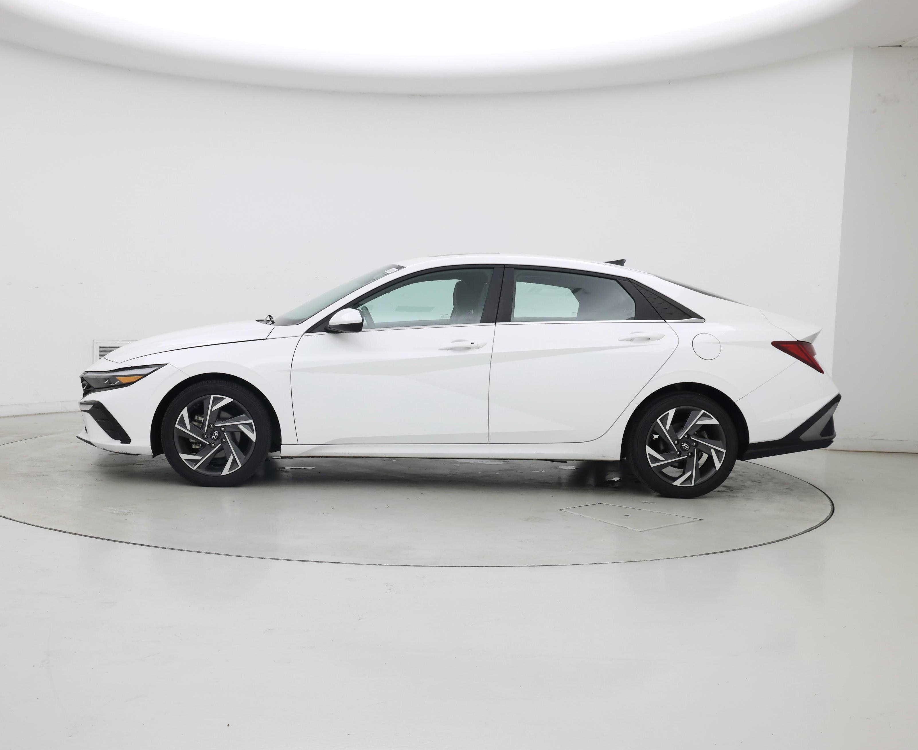 Thumbnail: 2024 Hyundai Elantra - 3
