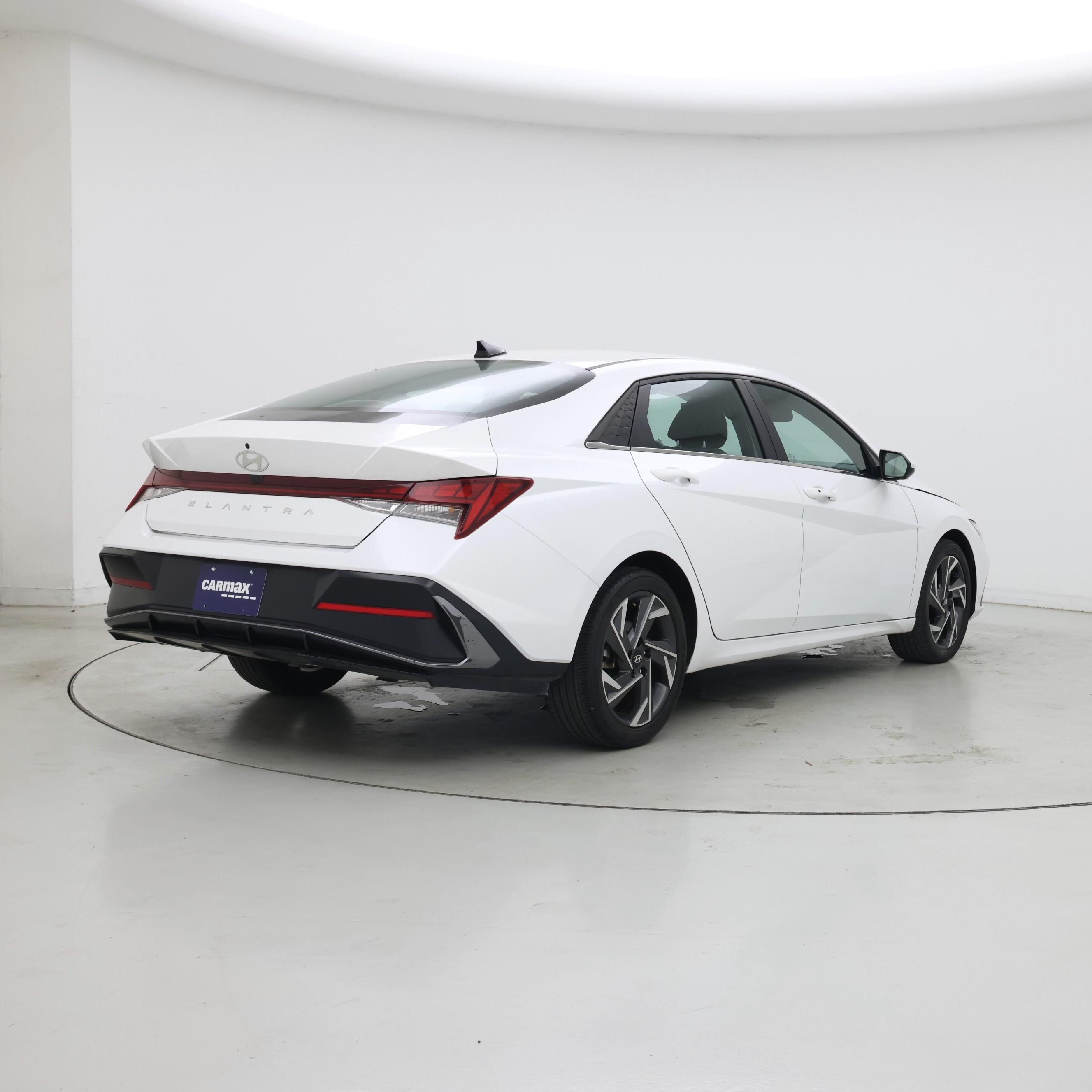 Thumbnail: 2024 Hyundai Elantra - 8