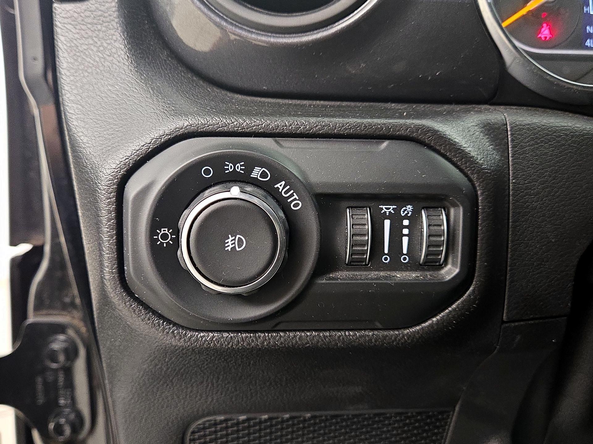 Thumbnail: 2021 Jeep Wrangler - 13