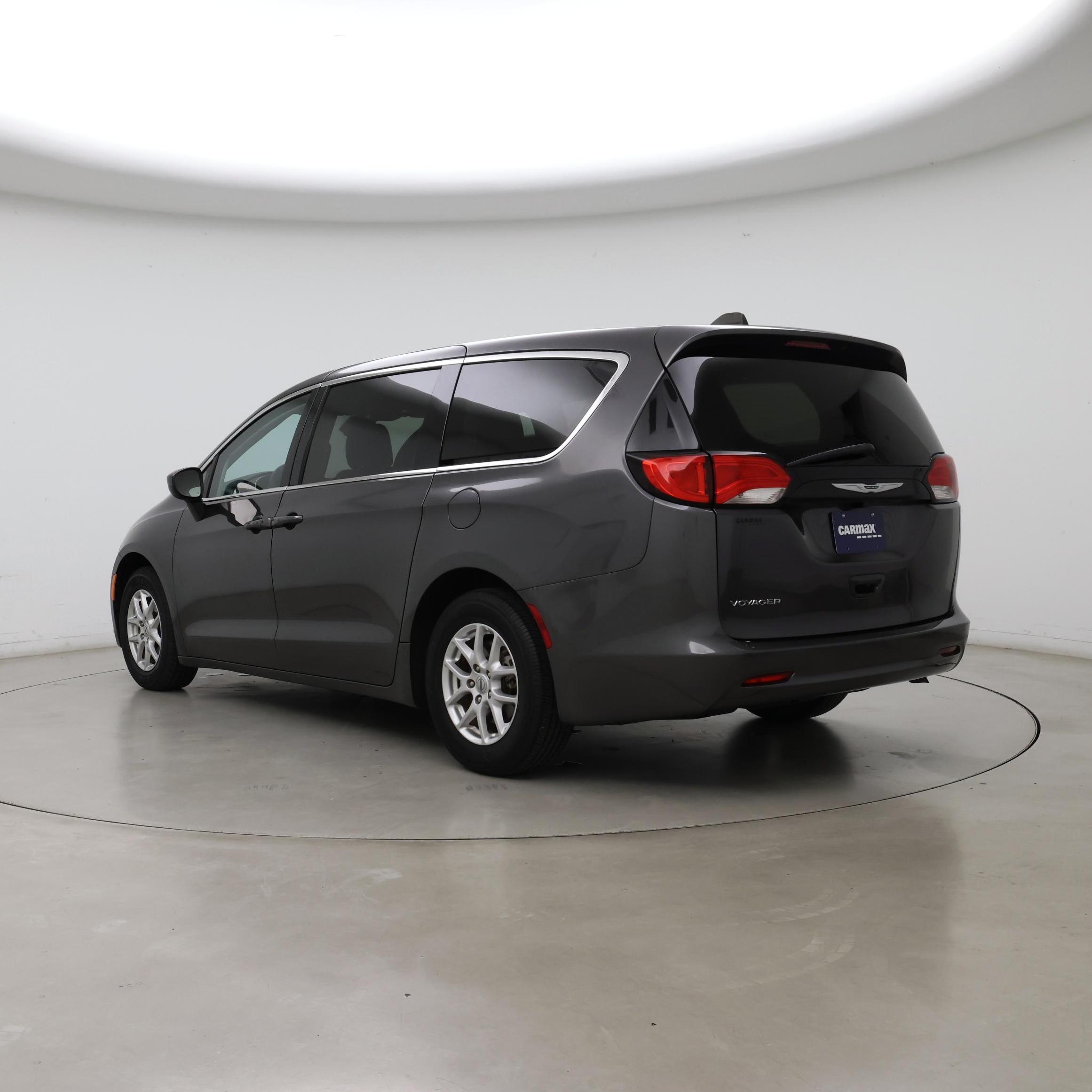 Thumbnail: 2023 Chrysler Voyager - 2