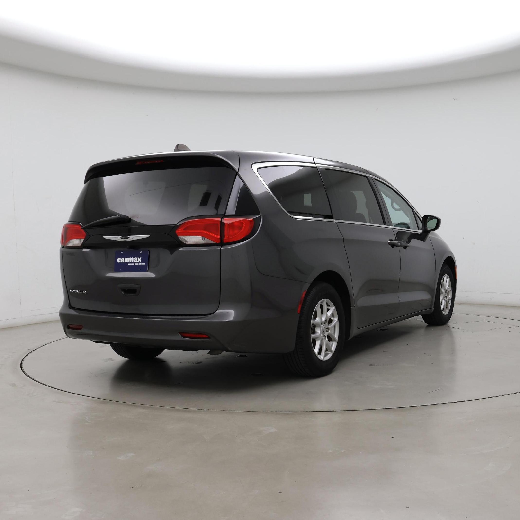 Thumbnail: 2023 Chrysler Voyager - 8