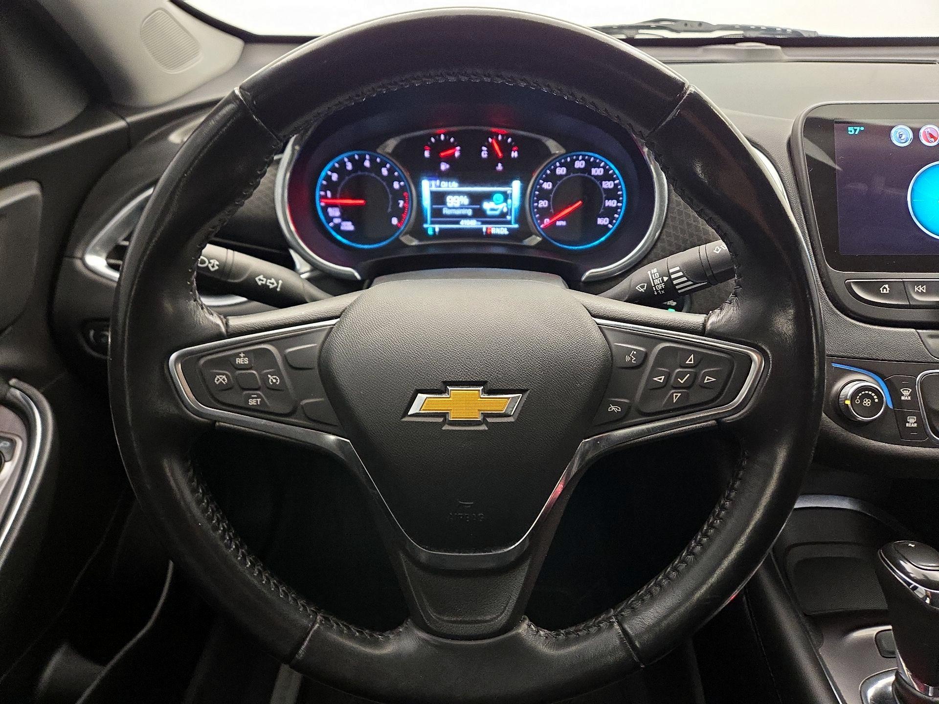 Thumbnail: 2018 Chevrolet Malibu - 10