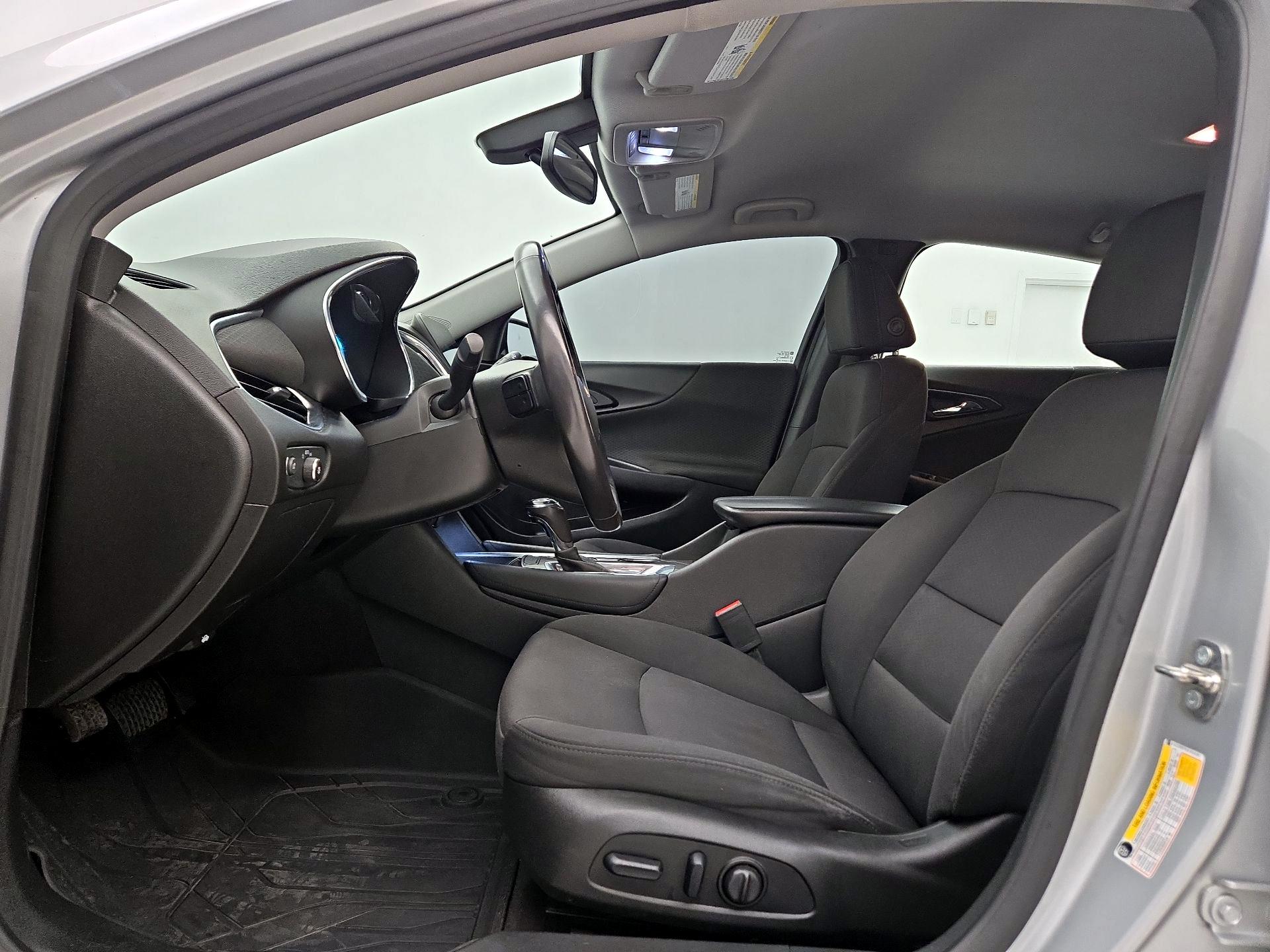 Thumbnail: 2018 Chevrolet Malibu - 11