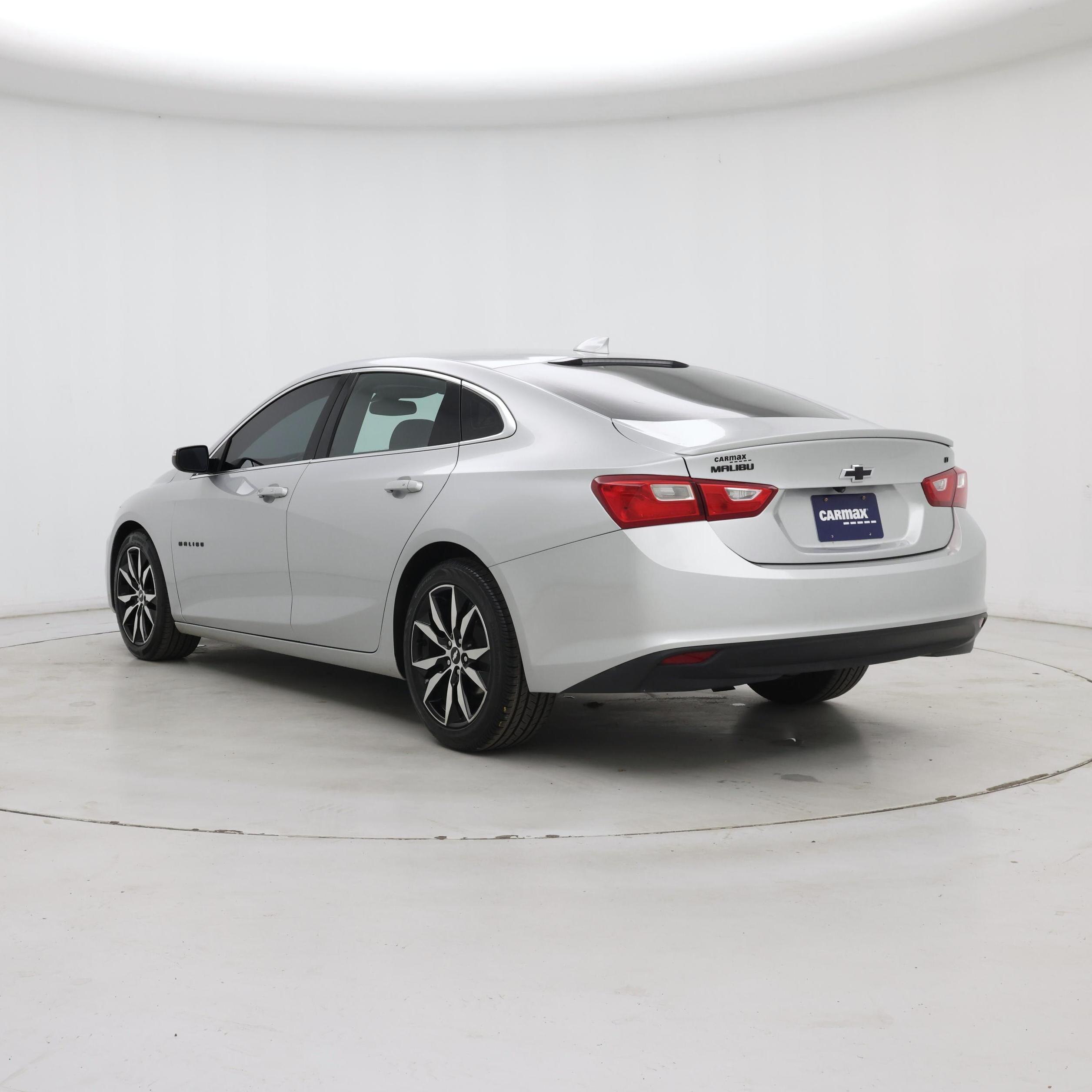 Thumbnail: 2018 Chevrolet Malibu - 2