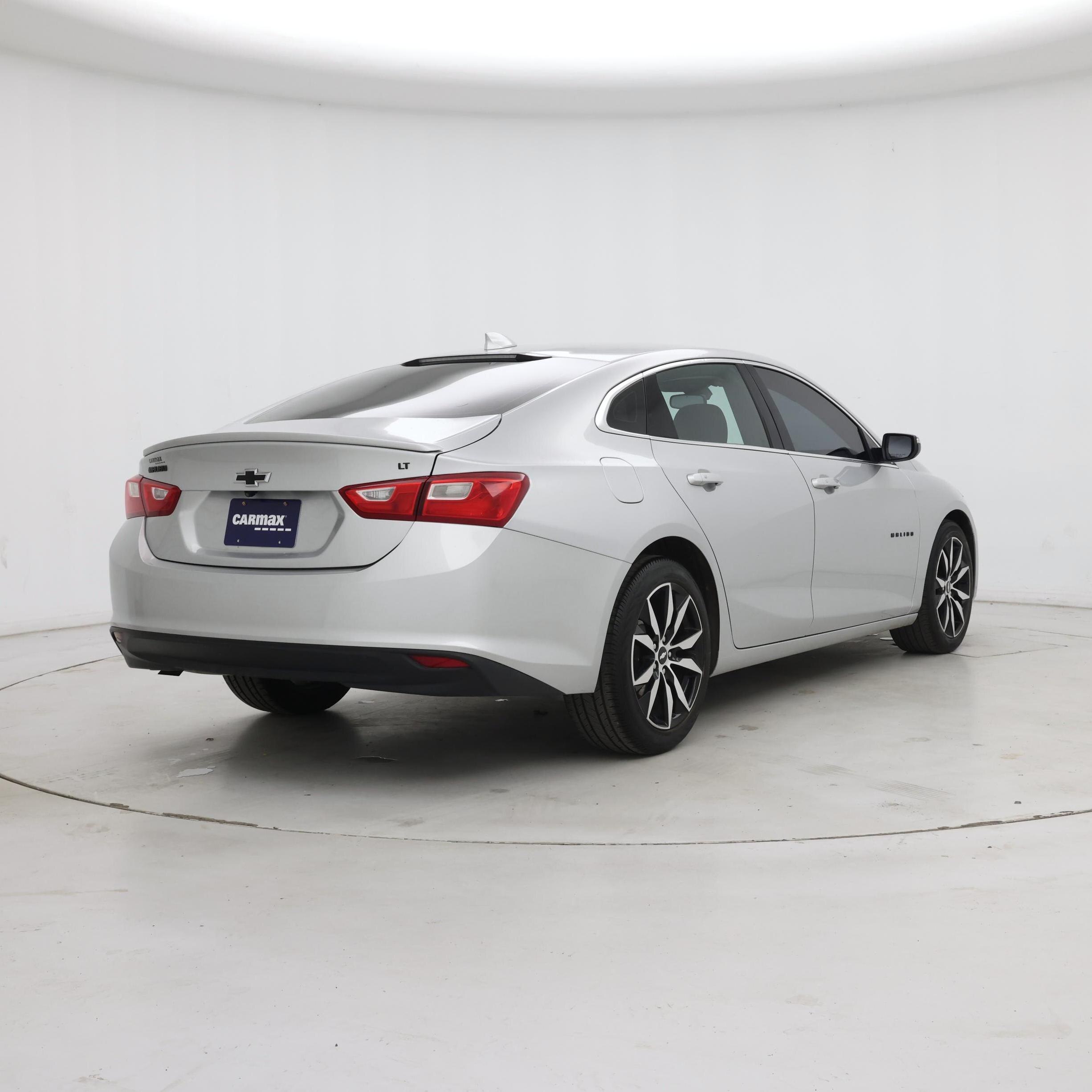 Thumbnail: 2018 Chevrolet Malibu - 8