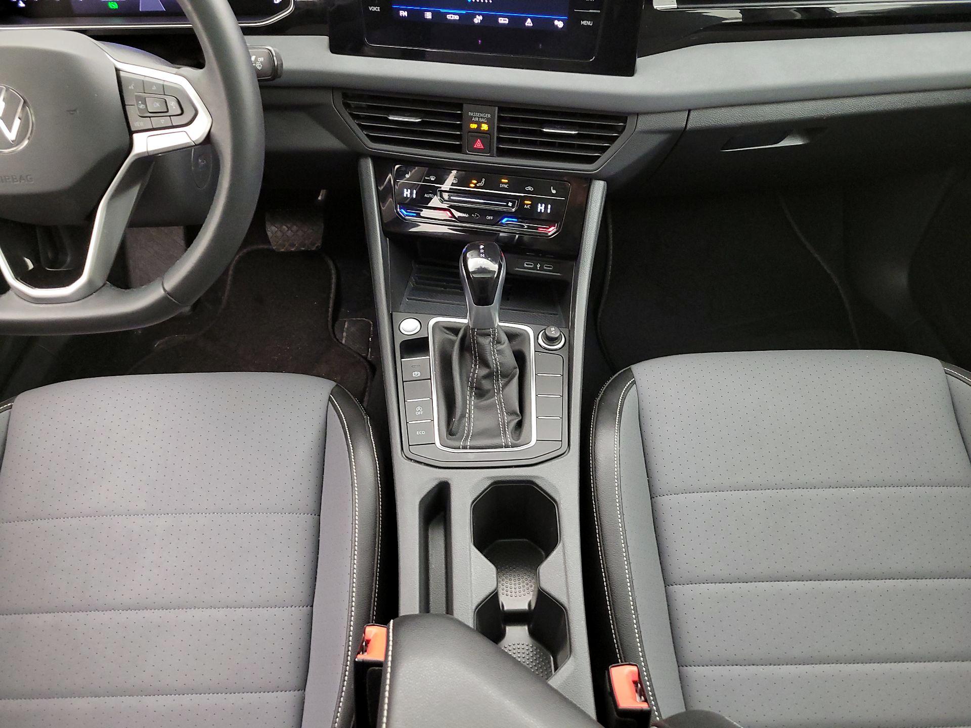 Thumbnail: 2025 Volkswagen Jetta - 18