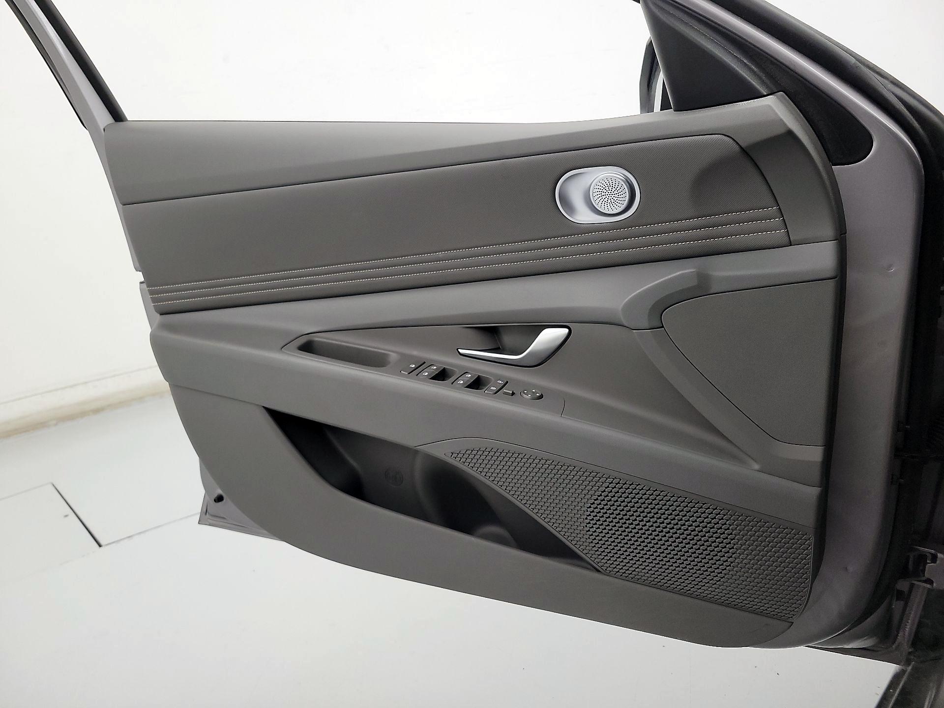 Thumbnail: 2025 Hyundai Elantra - 12