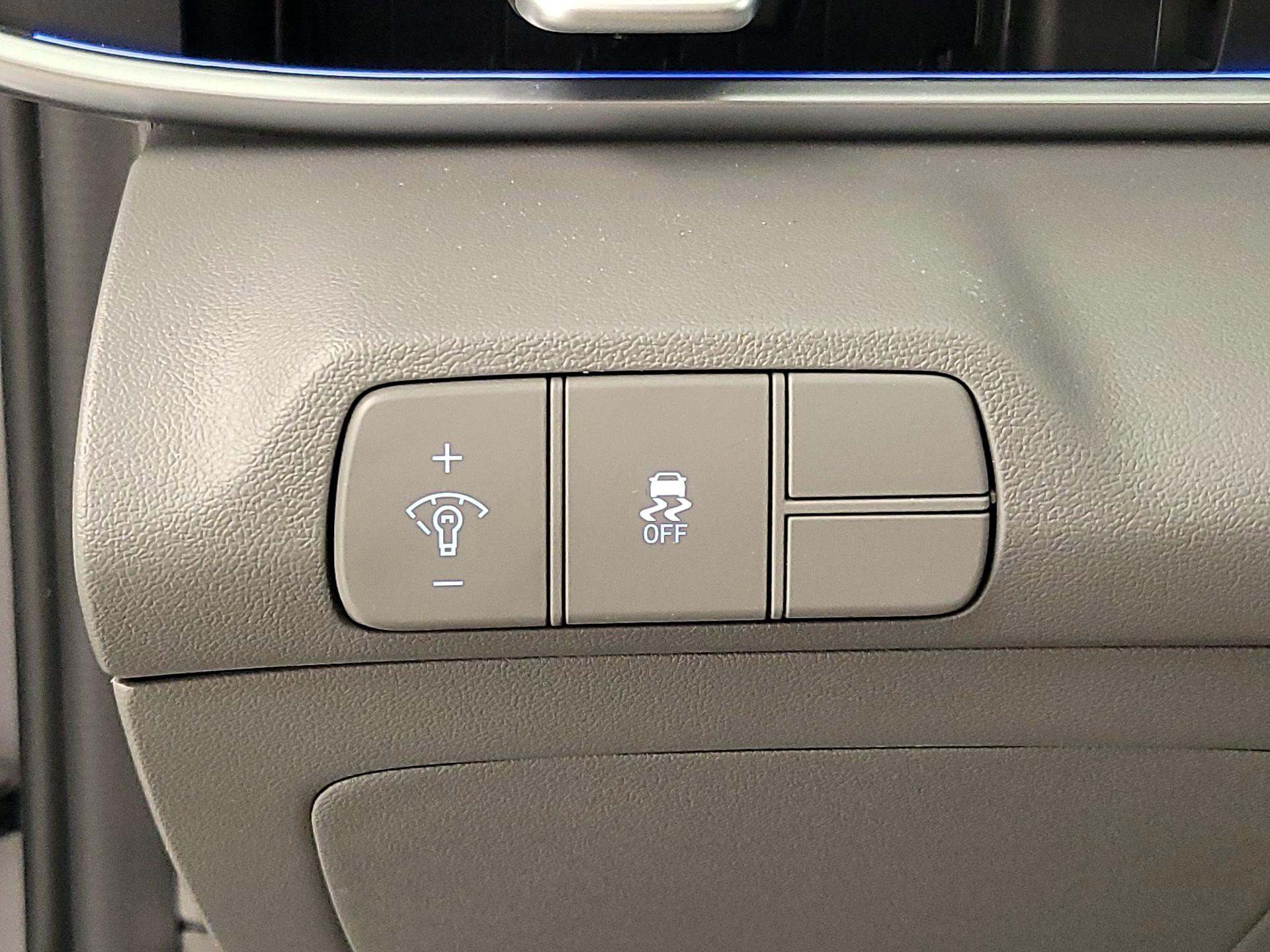 Thumbnail: 2025 Hyundai Elantra - 13