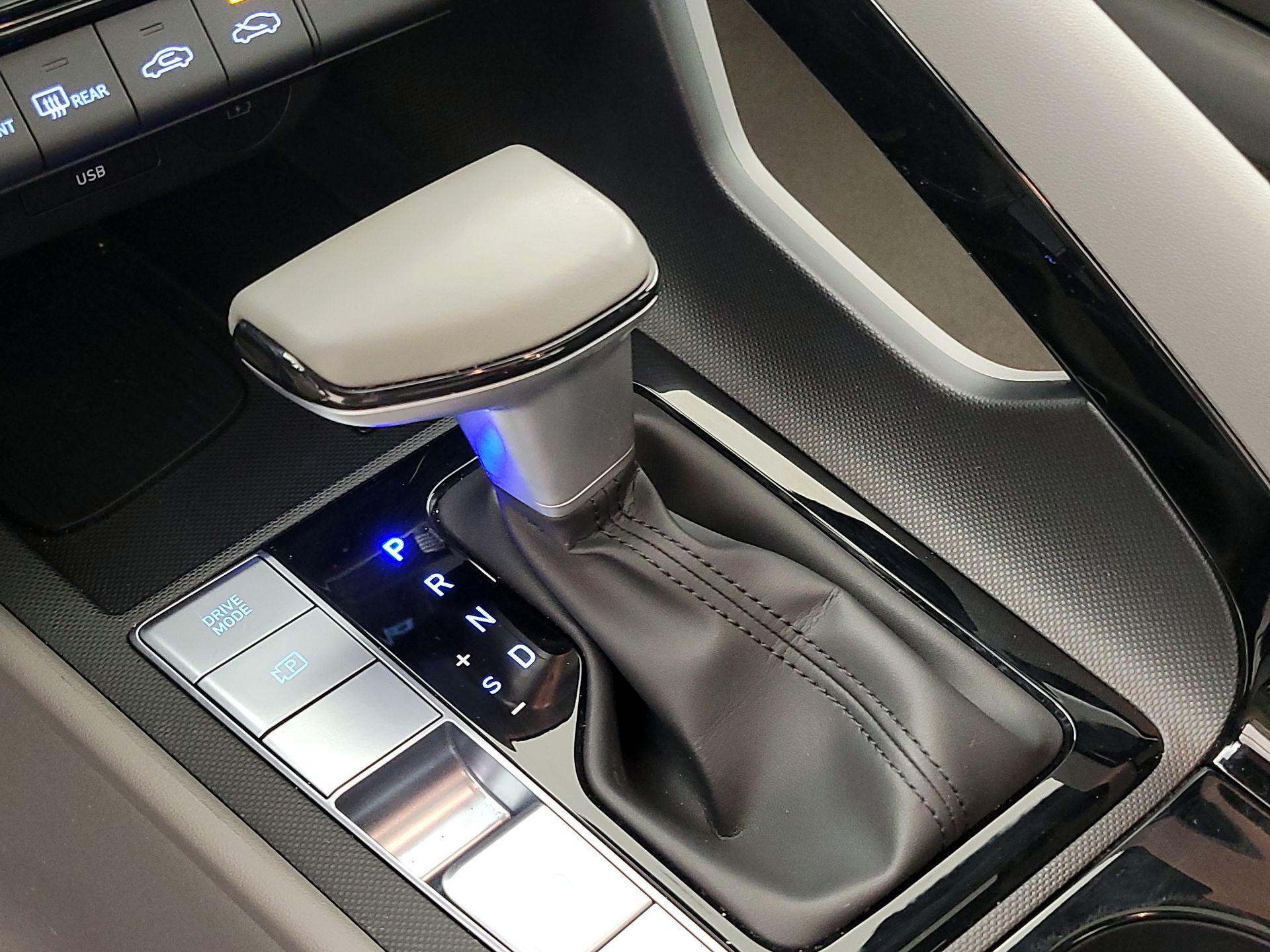 Thumbnail: 2025 Hyundai Elantra - 18