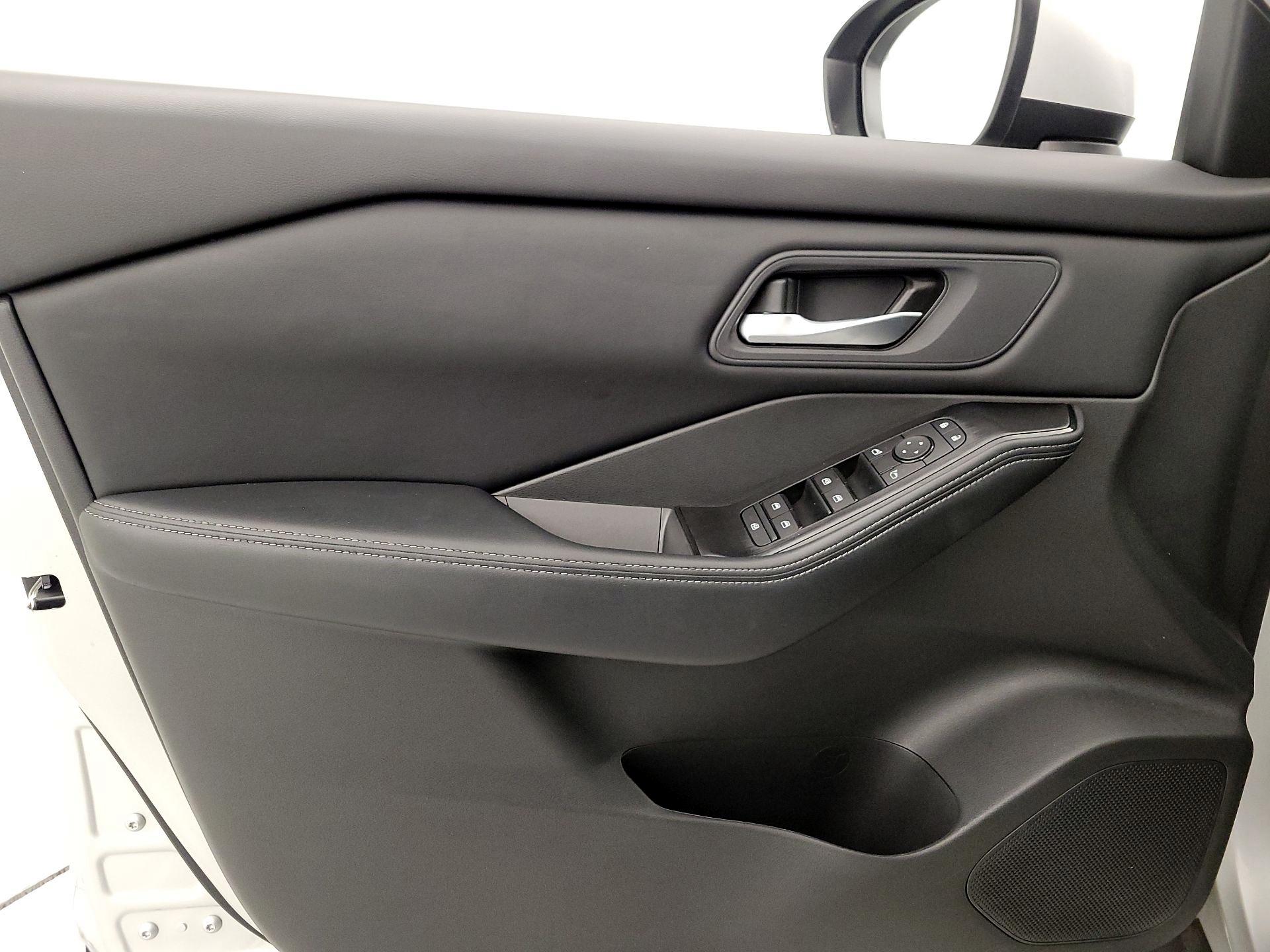 Thumbnail: 2025 Nissan Rogue - 12