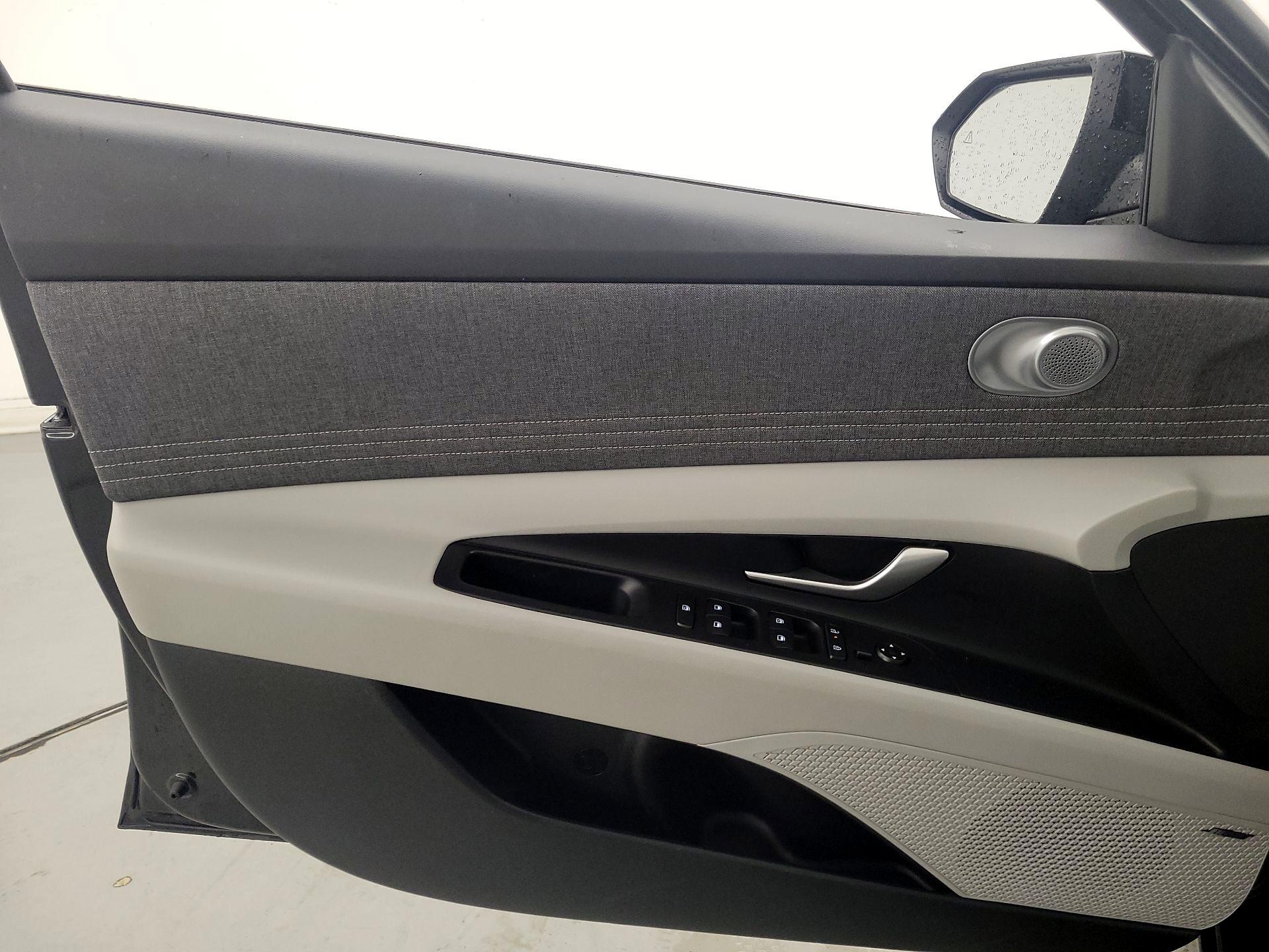 Thumbnail: 2025 Hyundai Elantra - 12