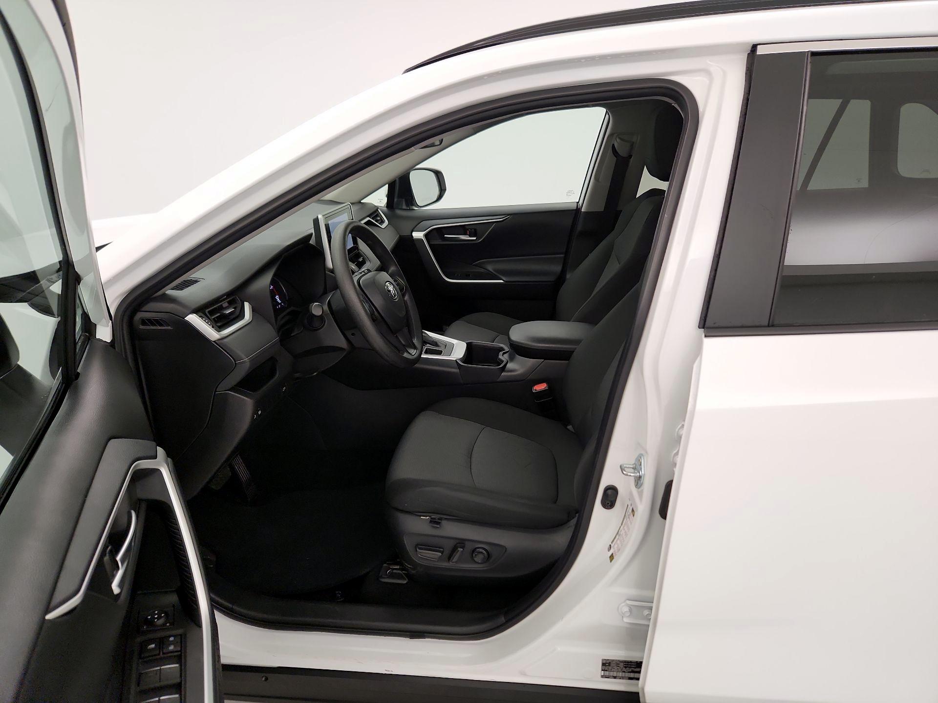 Thumbnail: 2025 Toyota RAV4 - 11