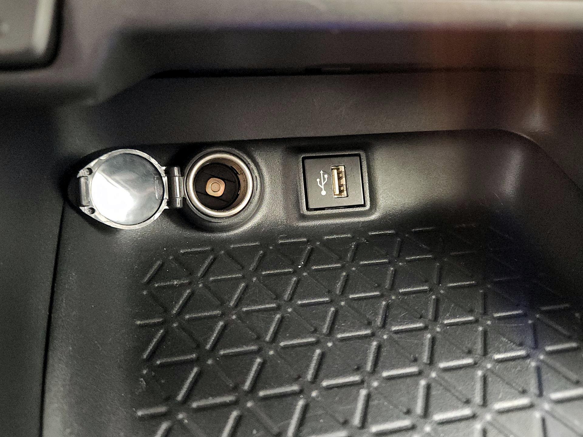 Thumbnail: 2025 Toyota RAV4 - 18