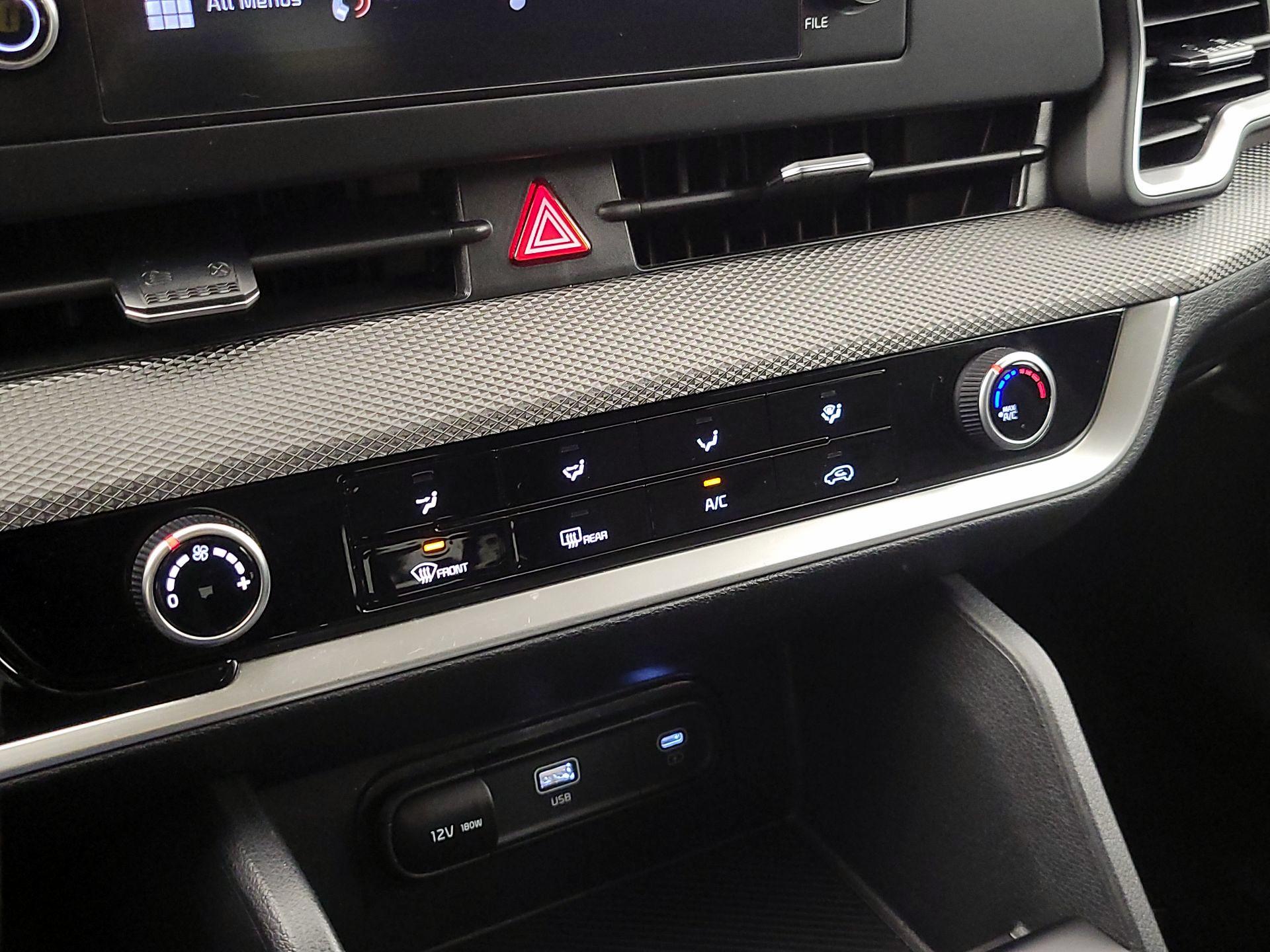 Thumbnail: 2025 Kia Sportage - 16