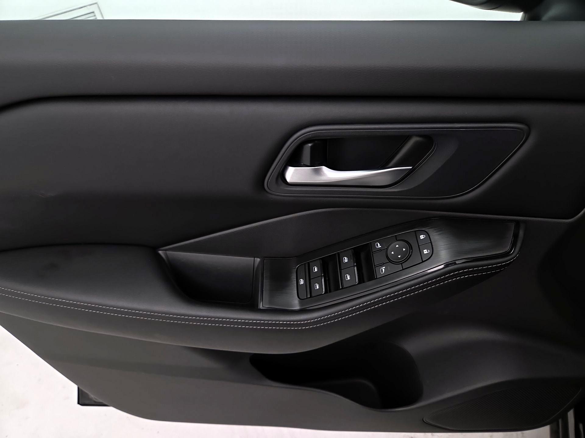 Thumbnail: 2025 Nissan Rogue - 12