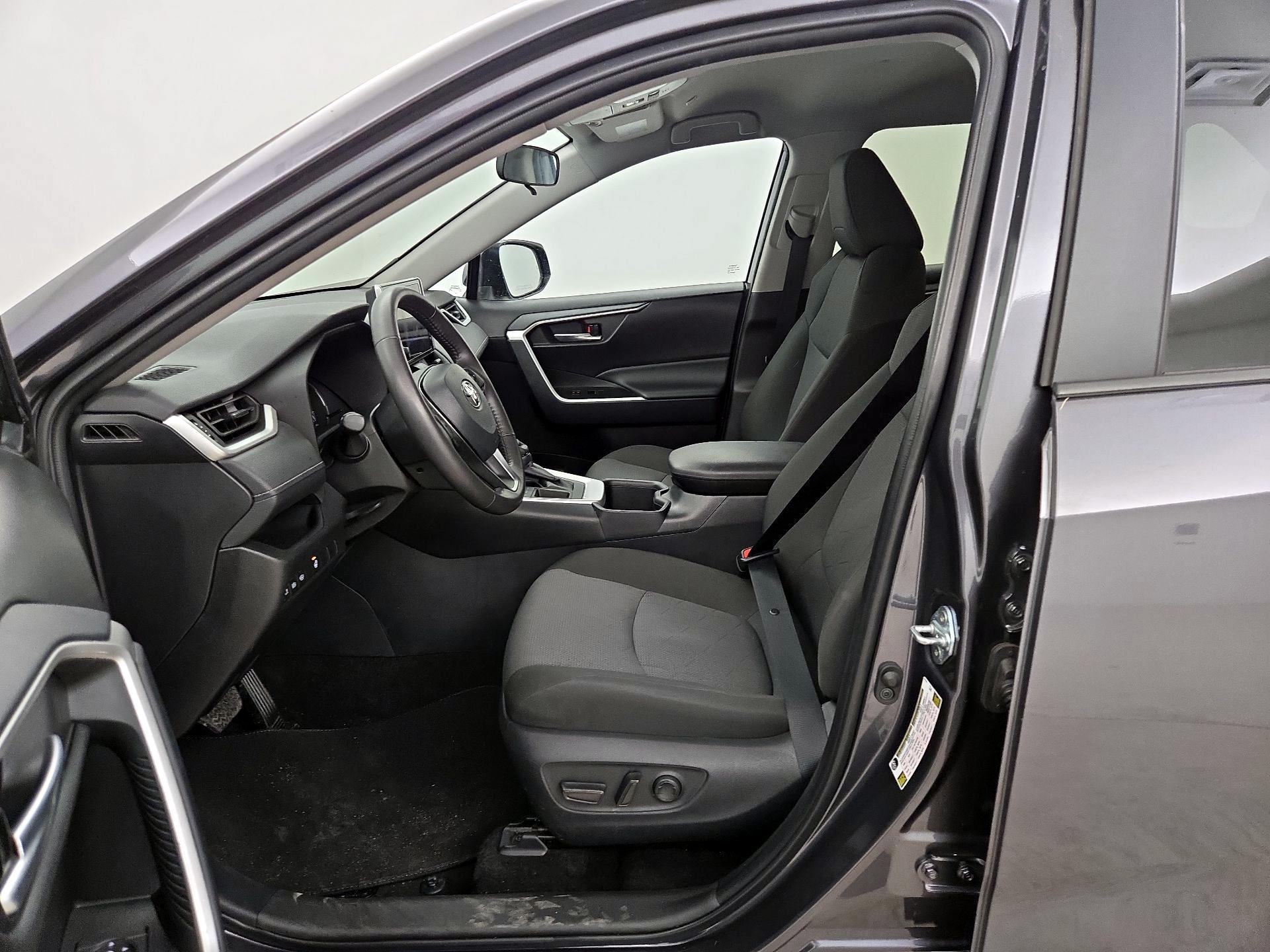 Thumbnail: 2025 Toyota RAV4 - 11