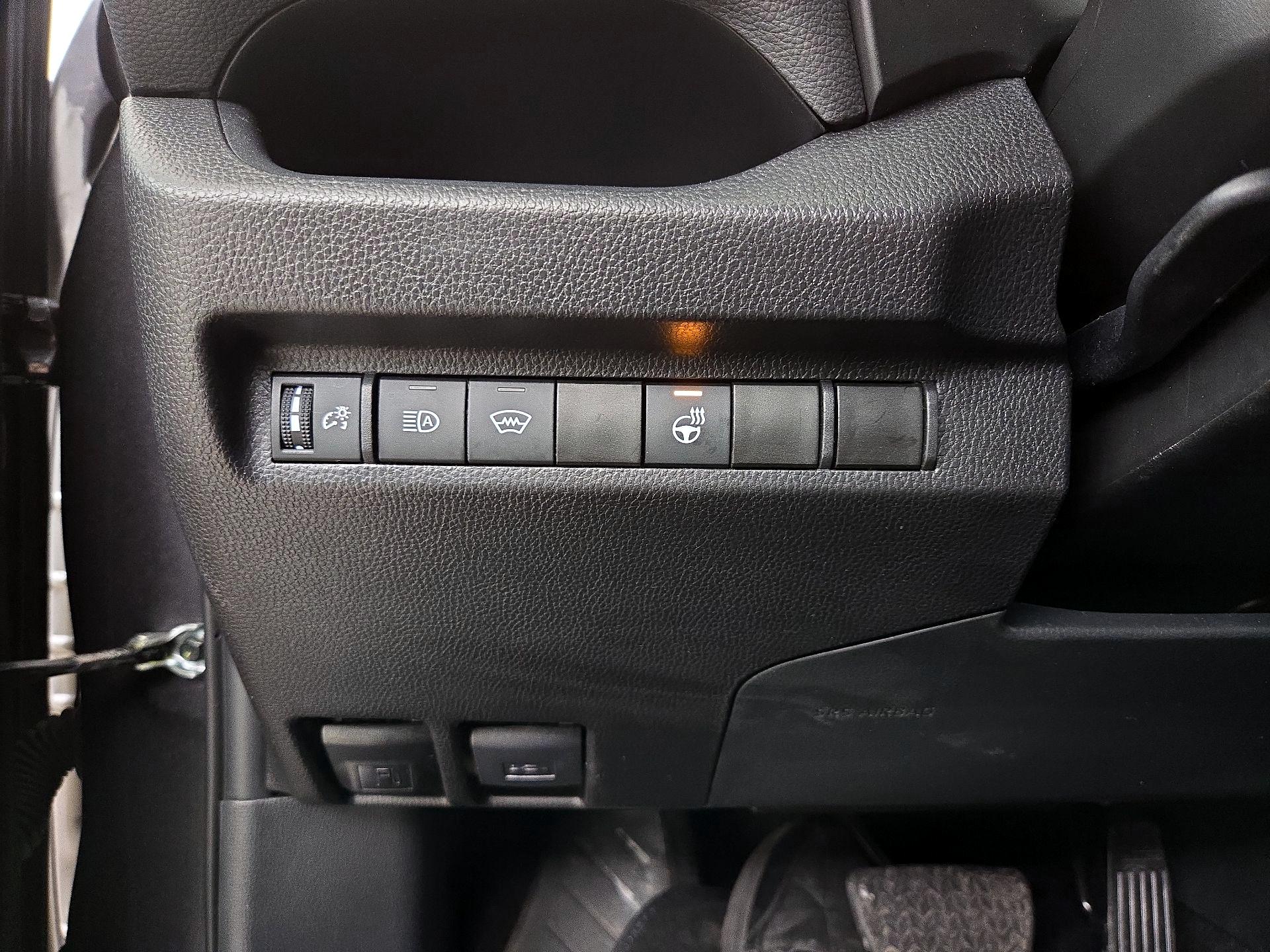 Thumbnail: 2025 Toyota RAV4 - 13