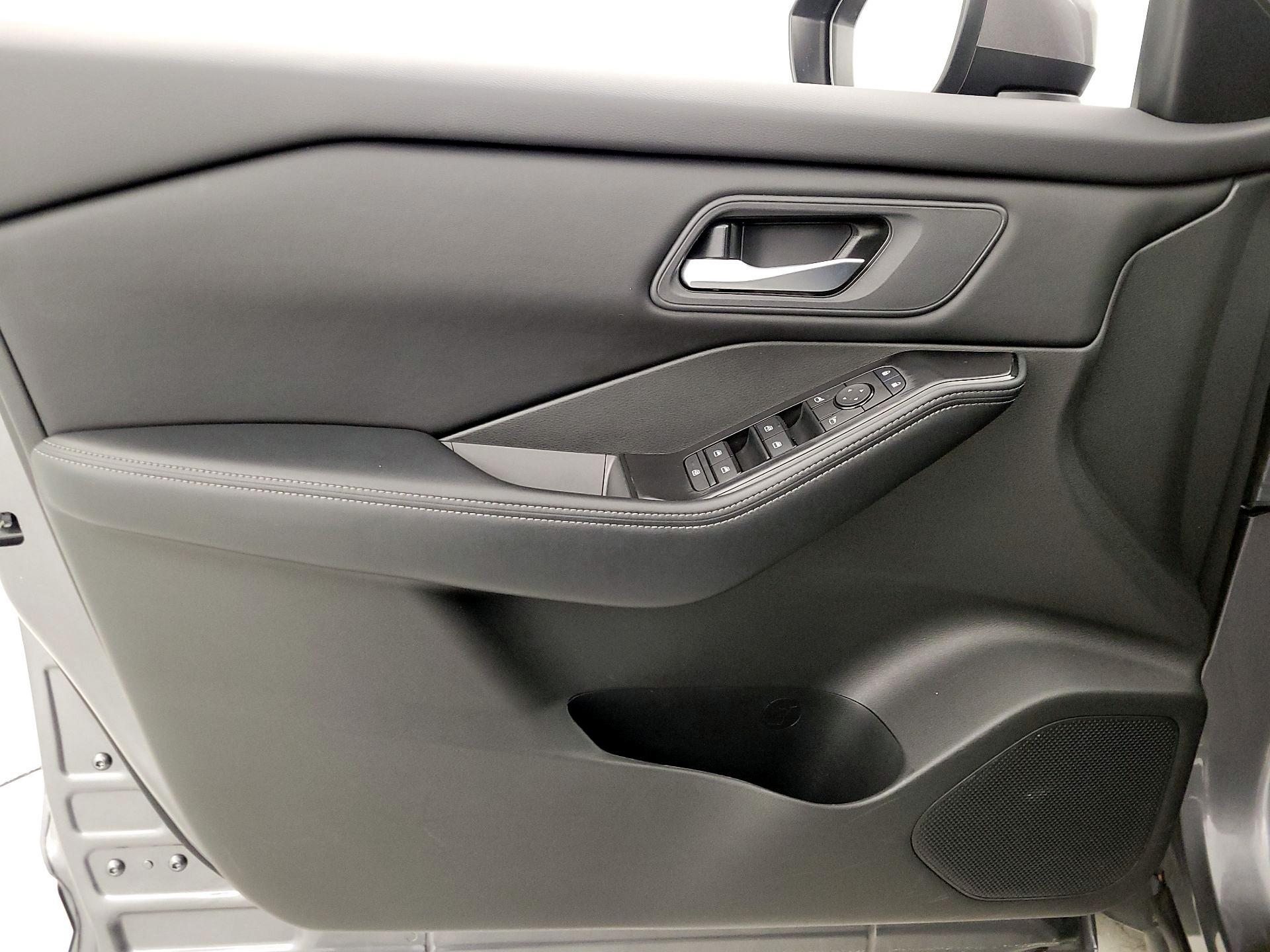 Thumbnail: 2025 Nissan Rogue - 12