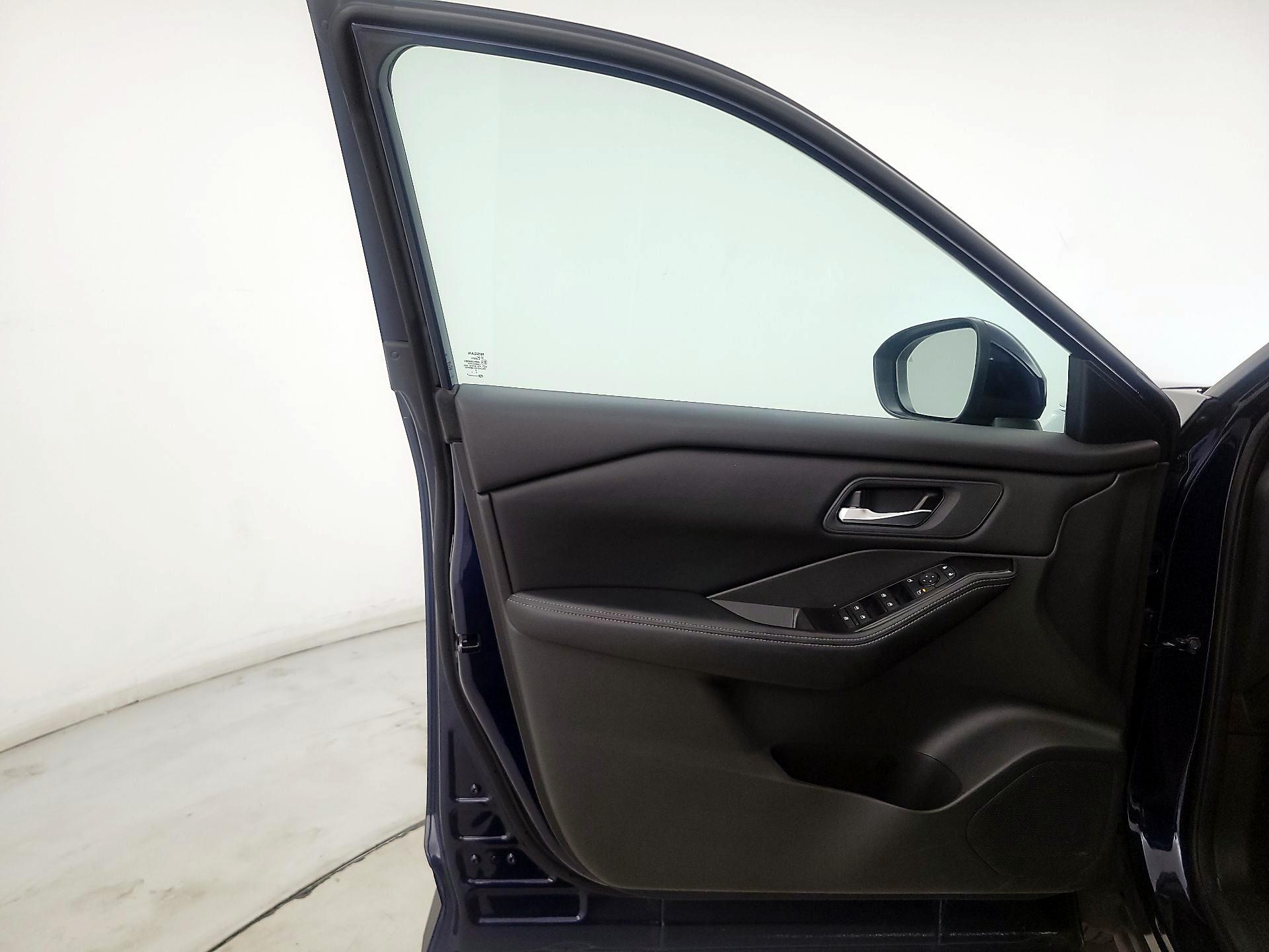 Thumbnail: 2025 Nissan Rogue - 12