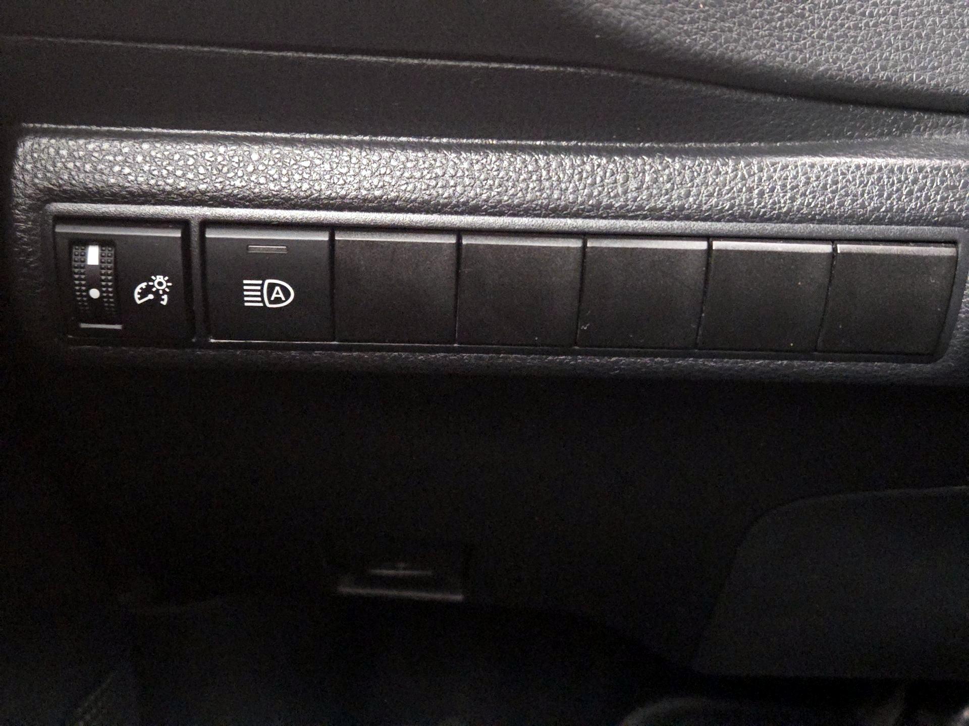 Thumbnail: 2025 Toyota Corolla - 13