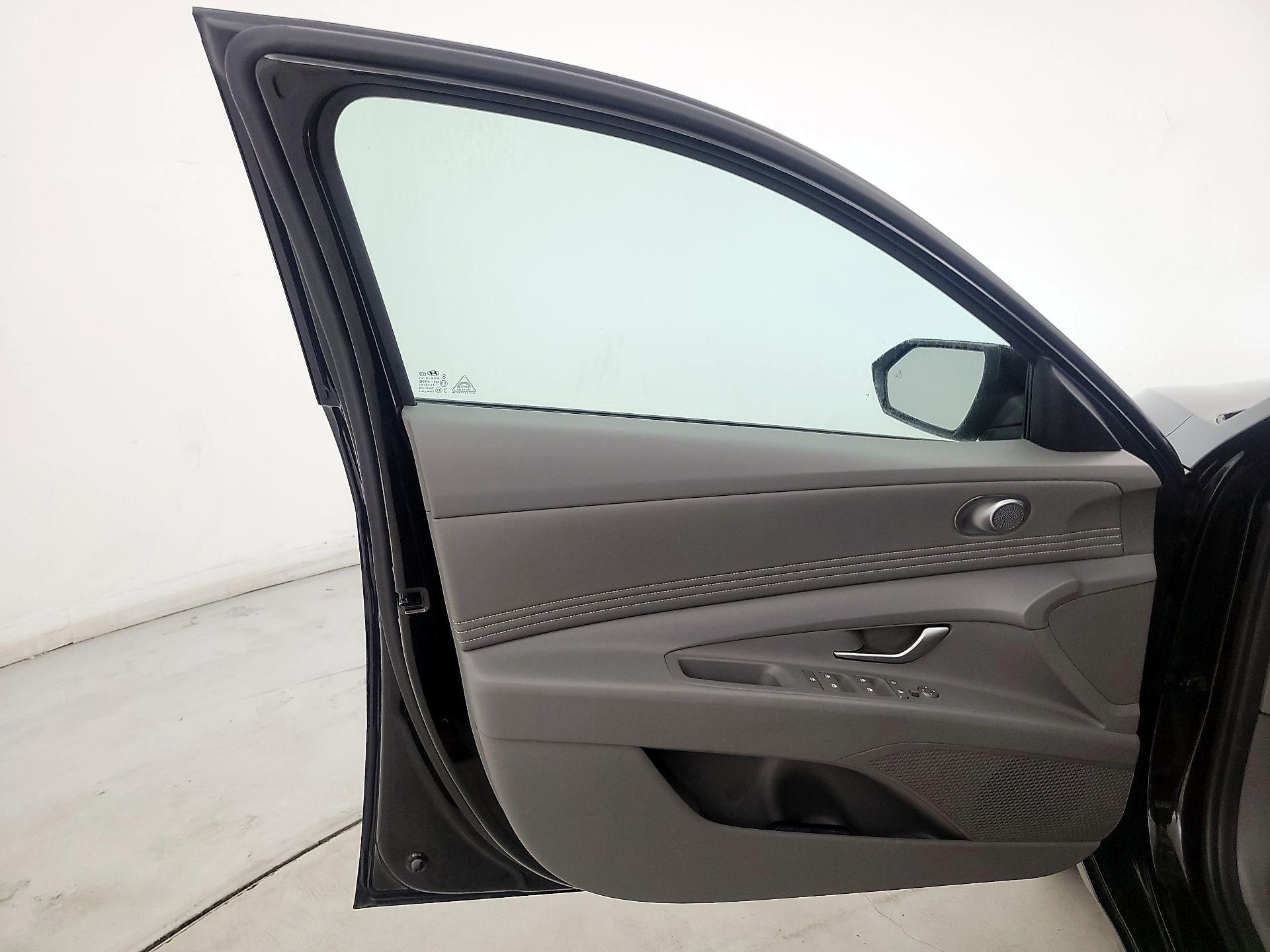 Thumbnail: 2025 Hyundai Elantra - 12