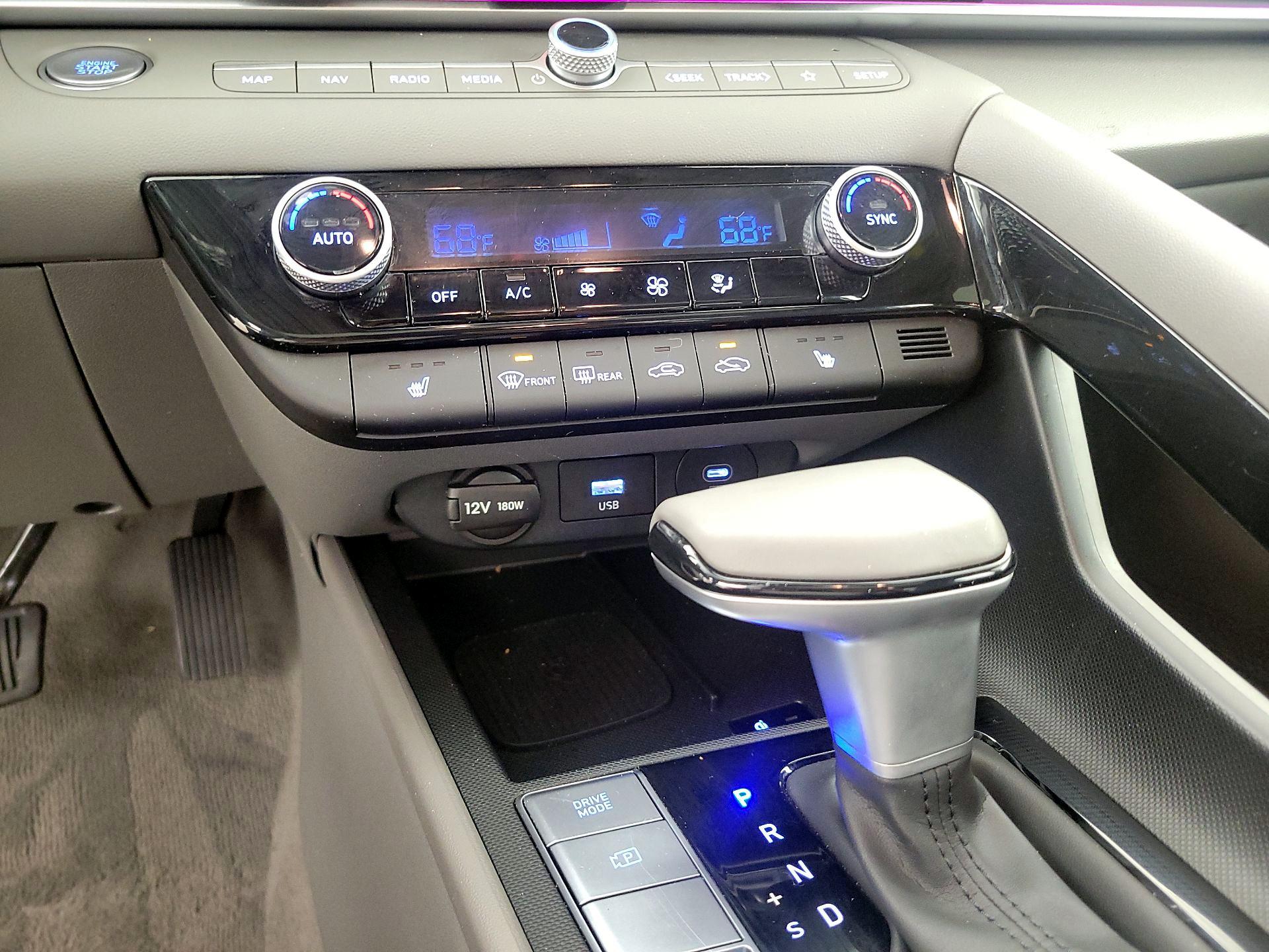 Thumbnail: 2025 Hyundai Elantra - 17