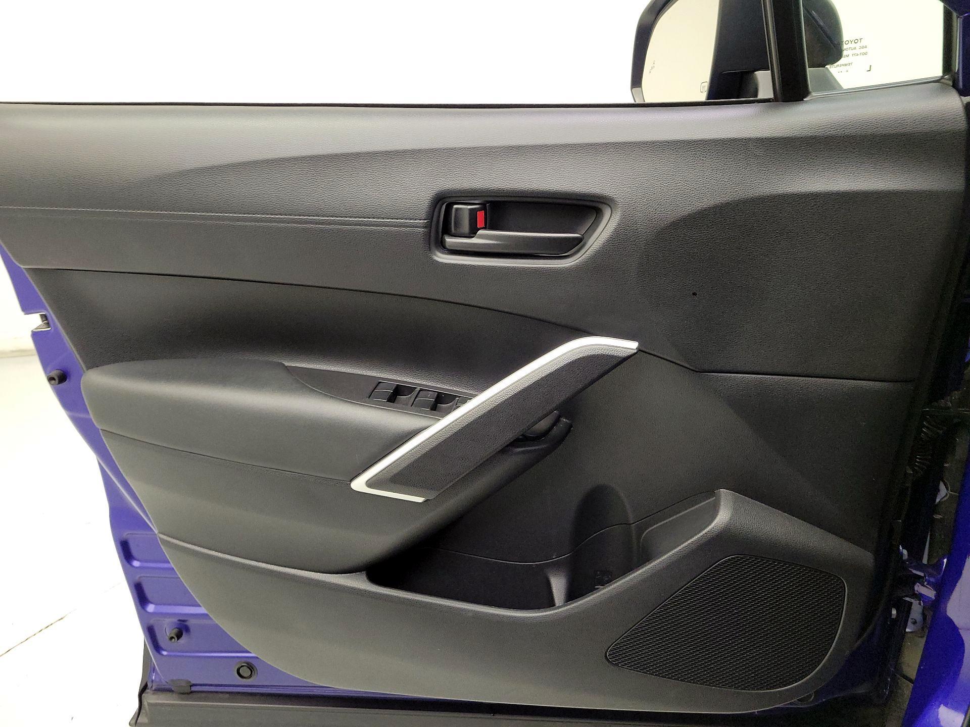 Thumbnail: 2025 Toyota Corolla Cross - 10