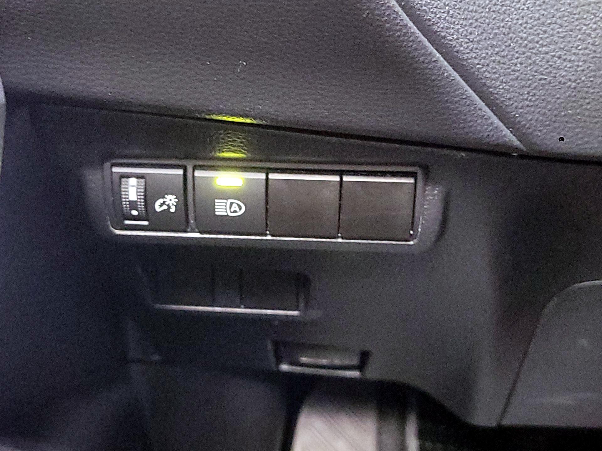 Thumbnail: 2025 Toyota Corolla Cross - 11