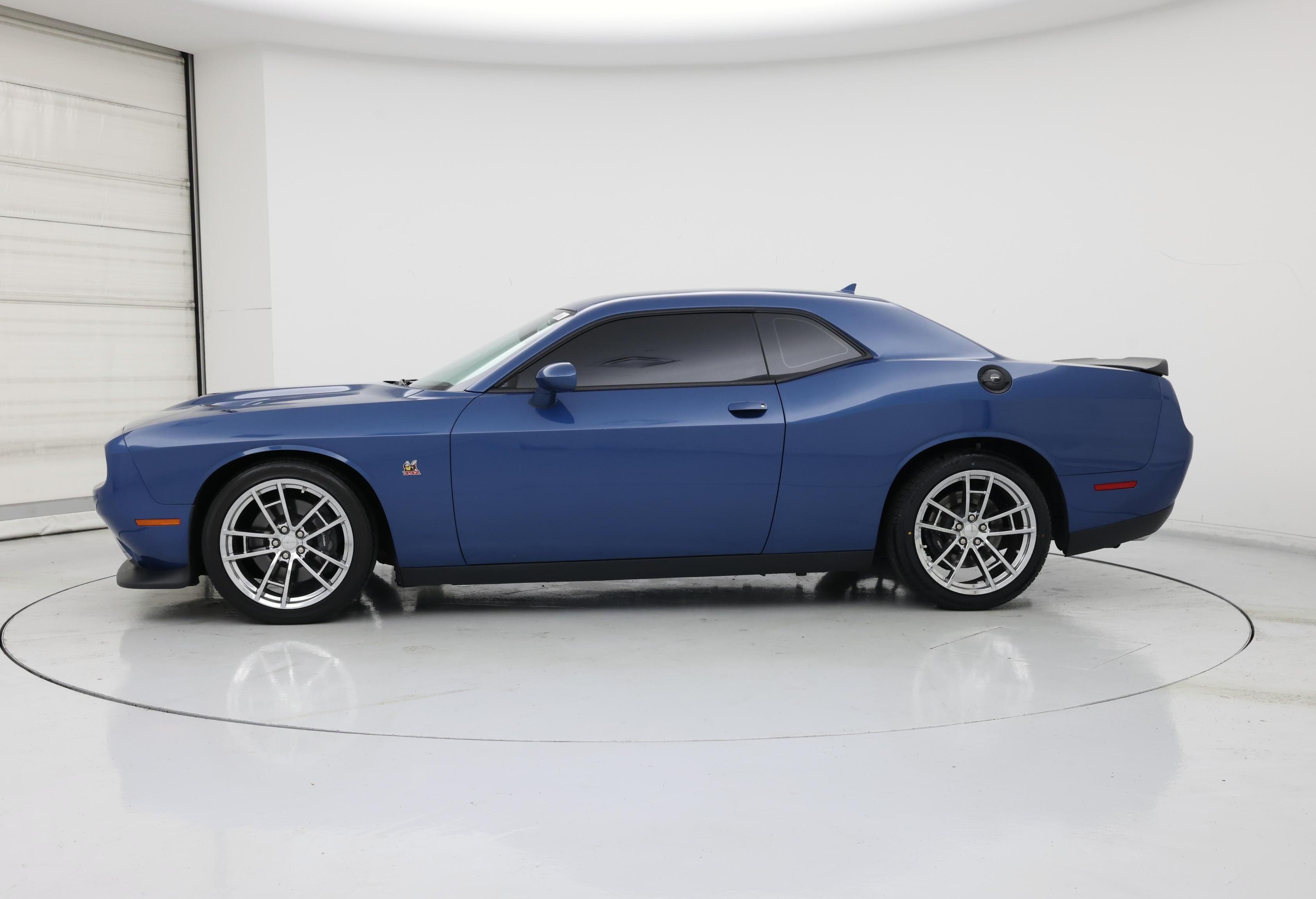 Thumbnail: 2022 Dodge Challenger - 3