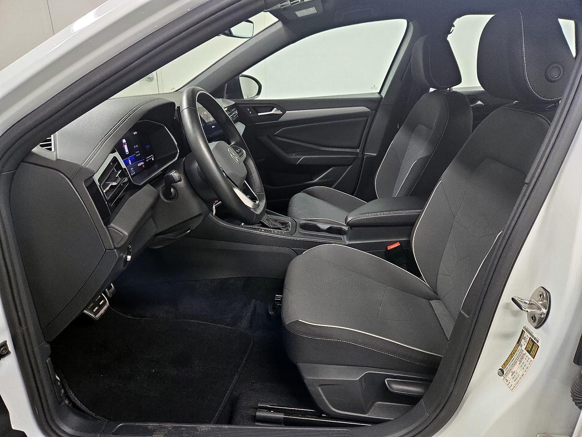 Thumbnail: 2025 Volkswagen Jetta - 11