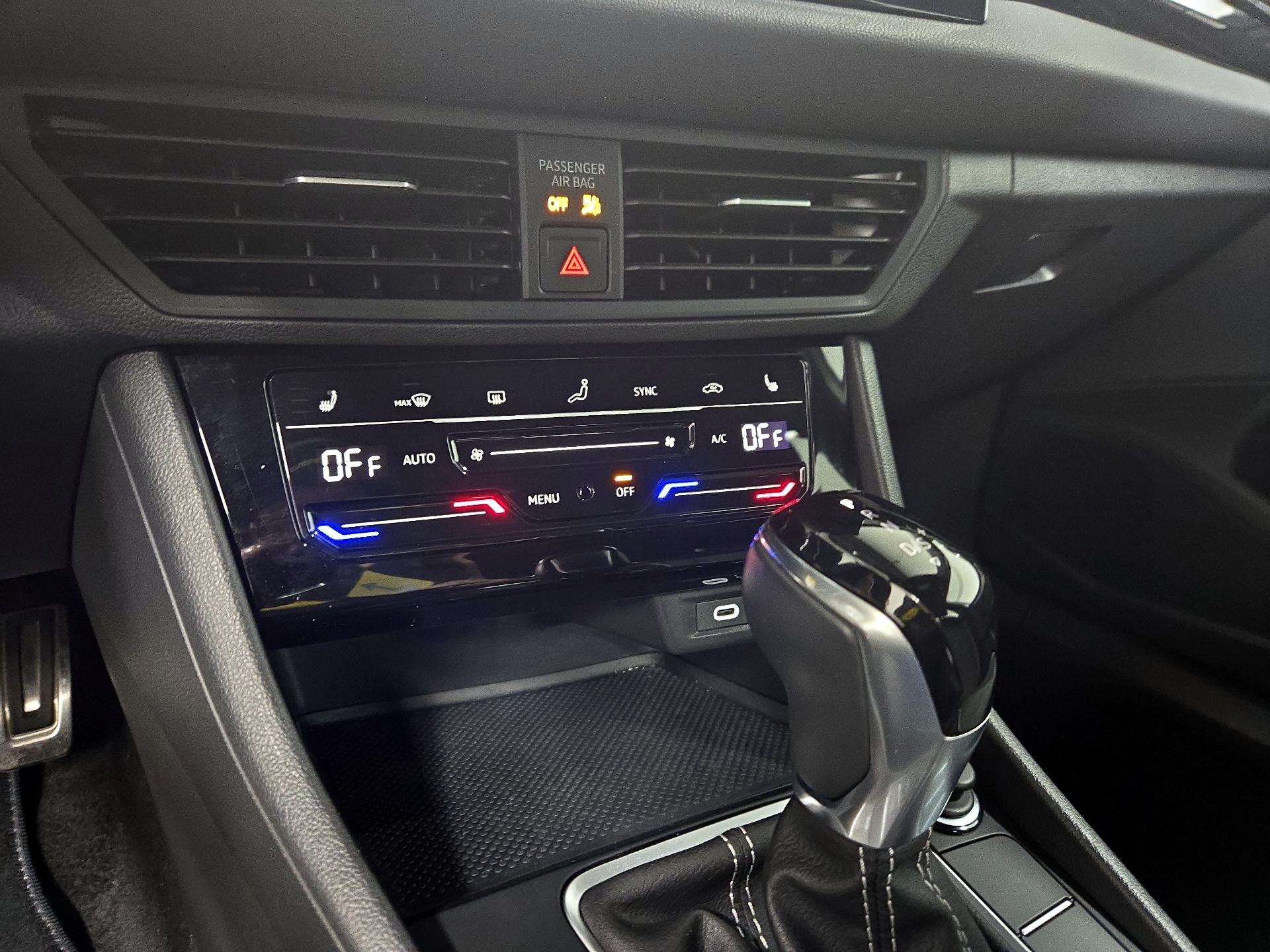 Thumbnail: 2025 Volkswagen Jetta - 16