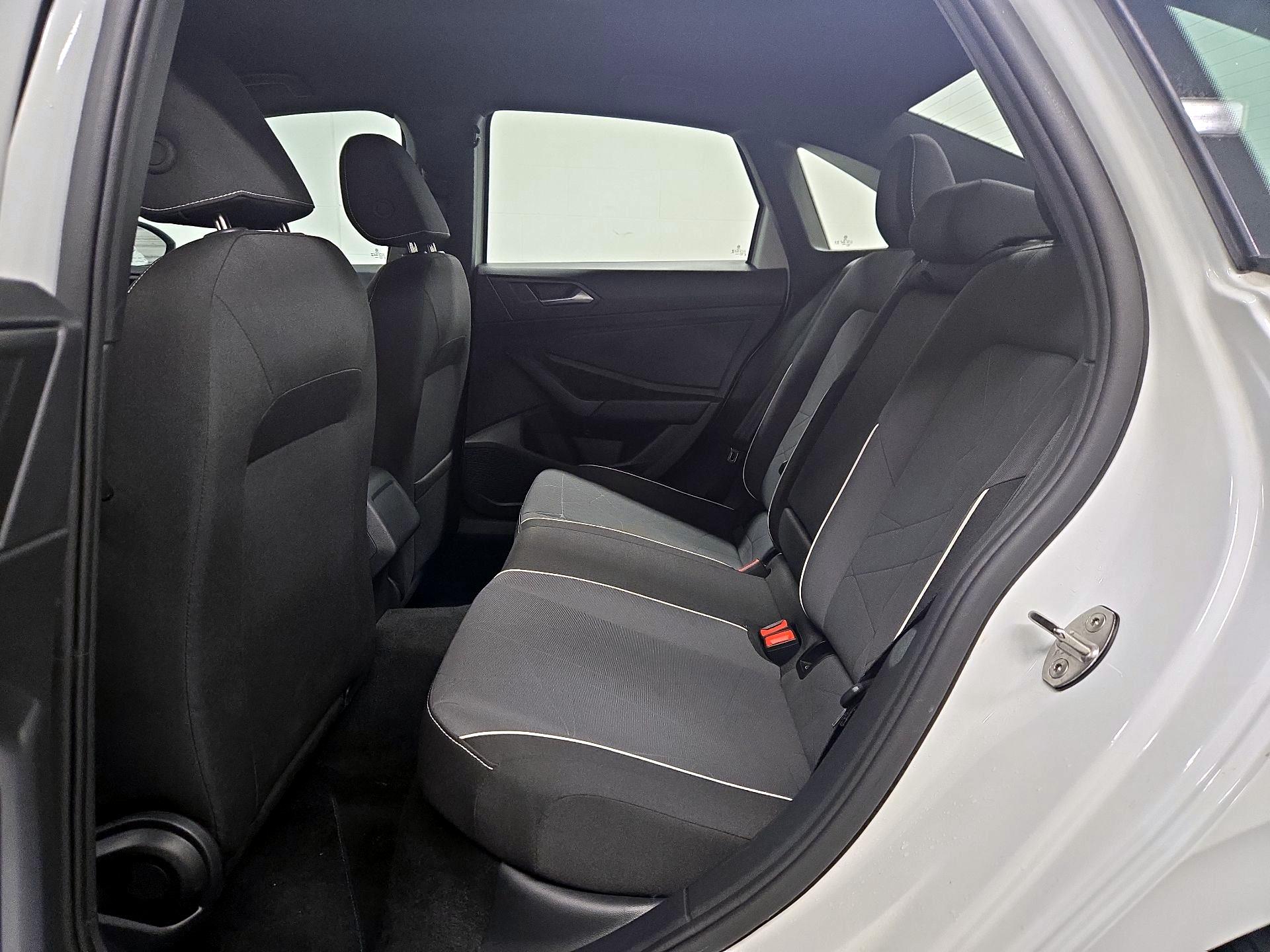 Thumbnail: 2025 Volkswagen Jetta - 19