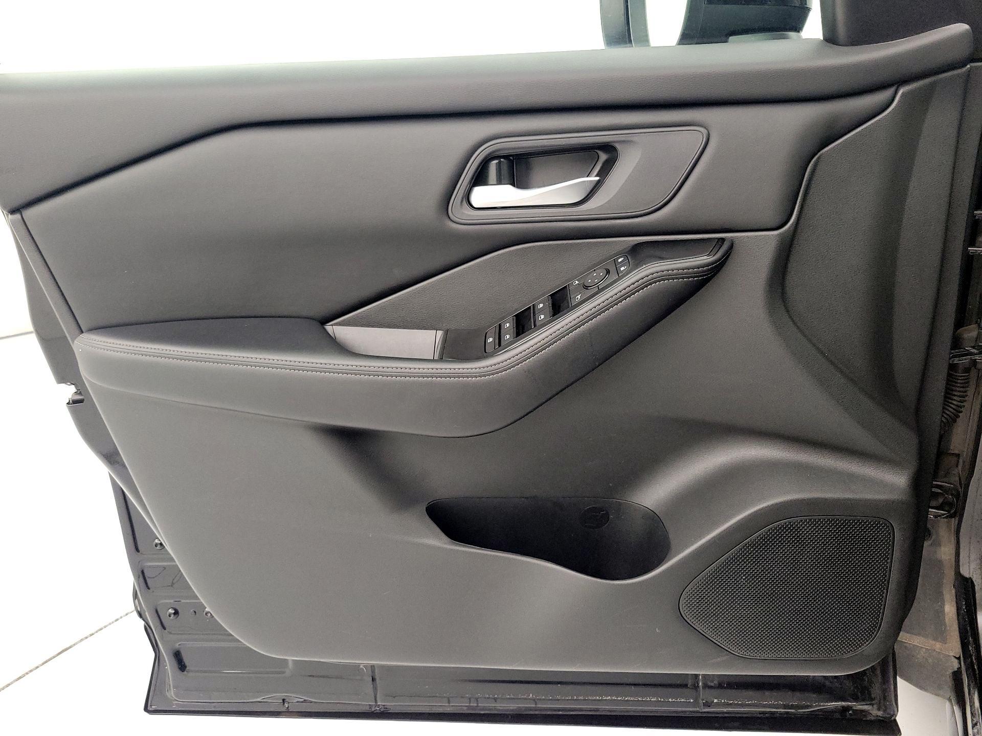 Thumbnail: 2025 Nissan Rogue - 12