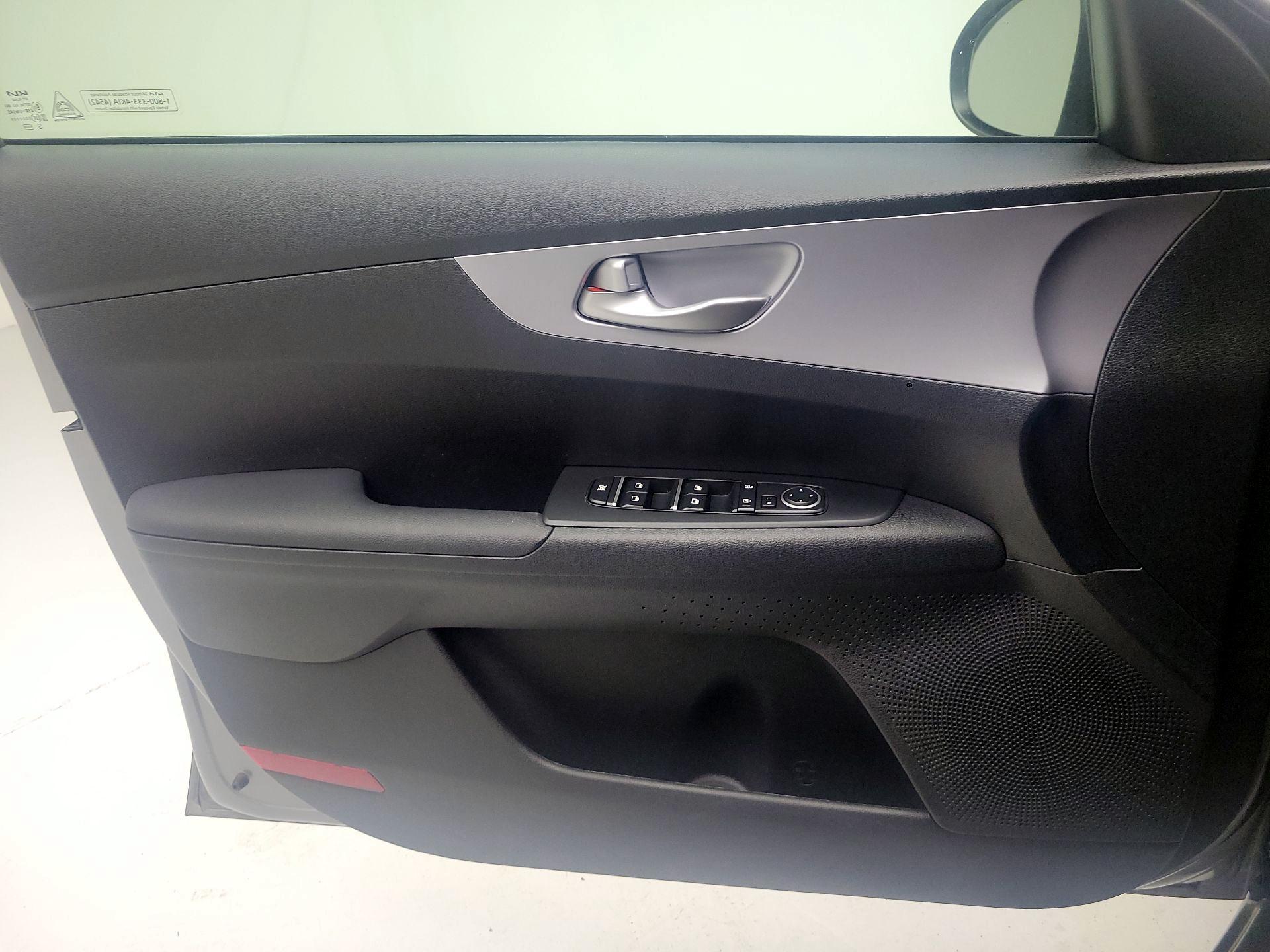 Thumbnail: 2024 Kia Forte - 10